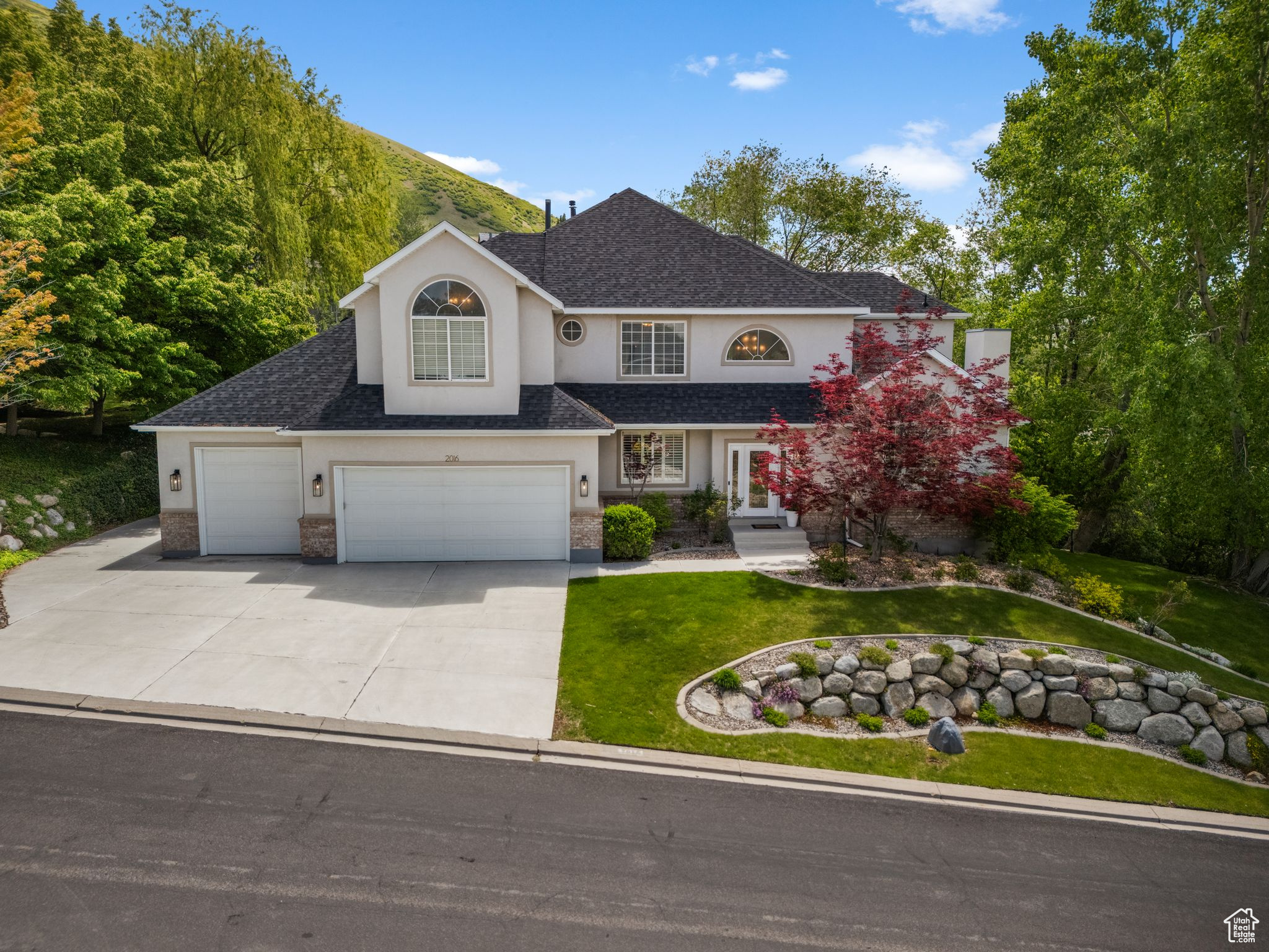 Draper, Utah, 84020, United States, 5 Bedrooms Bedrooms, ,3 BathroomsBathrooms,Residential,For Sale,1828225