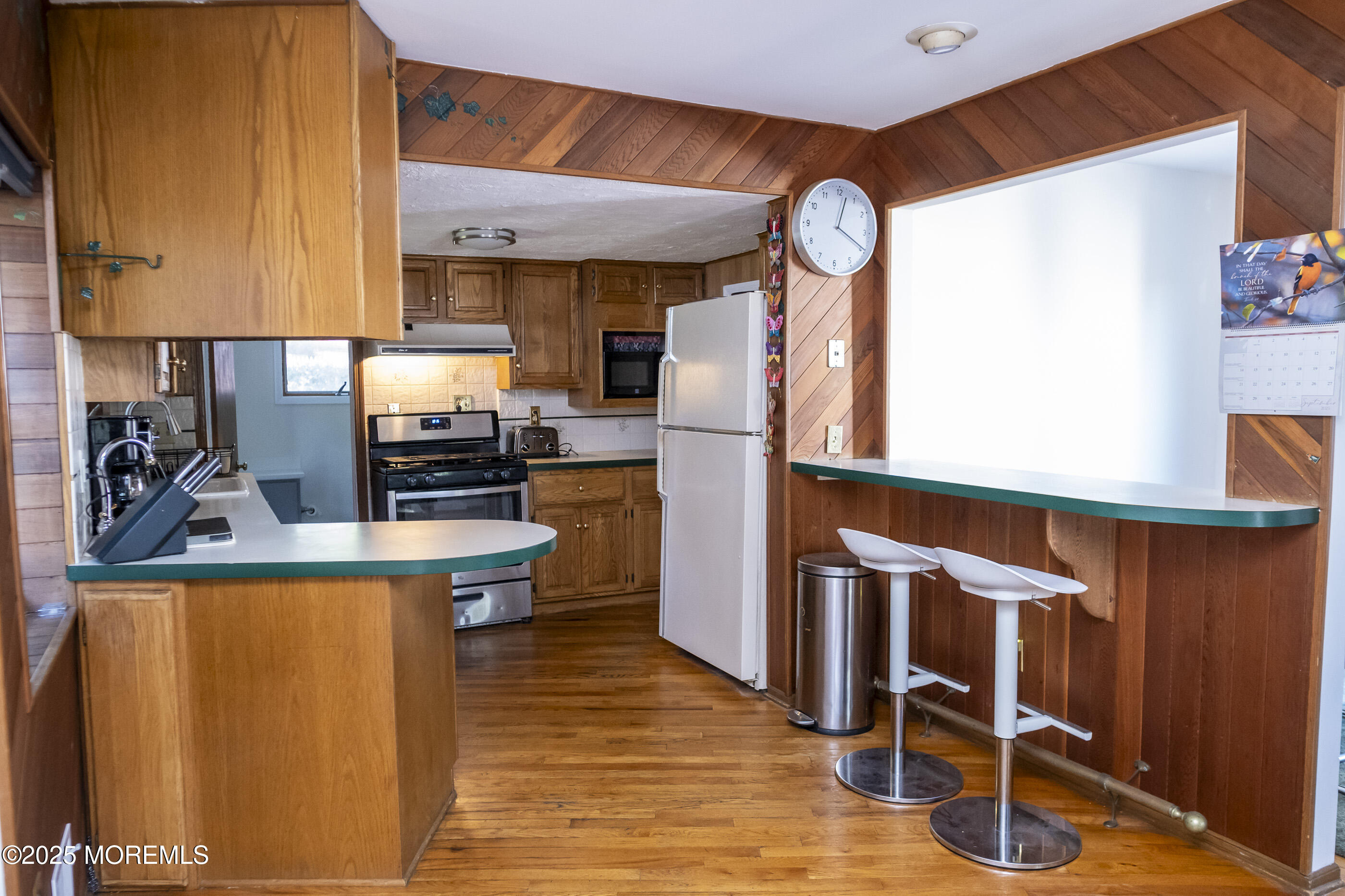 Leonardo, New Jersey, 07737, United States, 4 Bedrooms Bedrooms, ,3 BathroomsBathrooms,Residential,For Sale,1989142