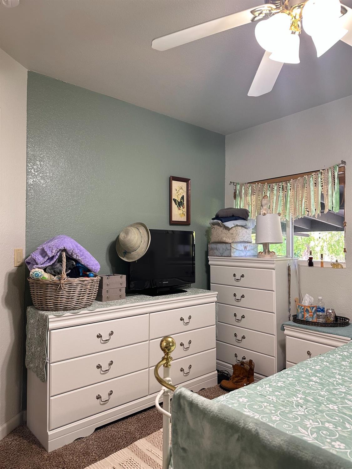 Browns Valley, California, 95918, United States, 5 Bedrooms Bedrooms, ,3 BathroomsBathrooms,Residential,For Sale,1977054