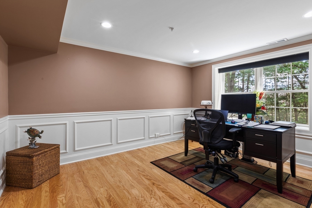 Westford, Massachusetts, 01886, United States, 3 Bedrooms Bedrooms, ,4 BathroomsBathrooms,Residential,For Sale,1923619