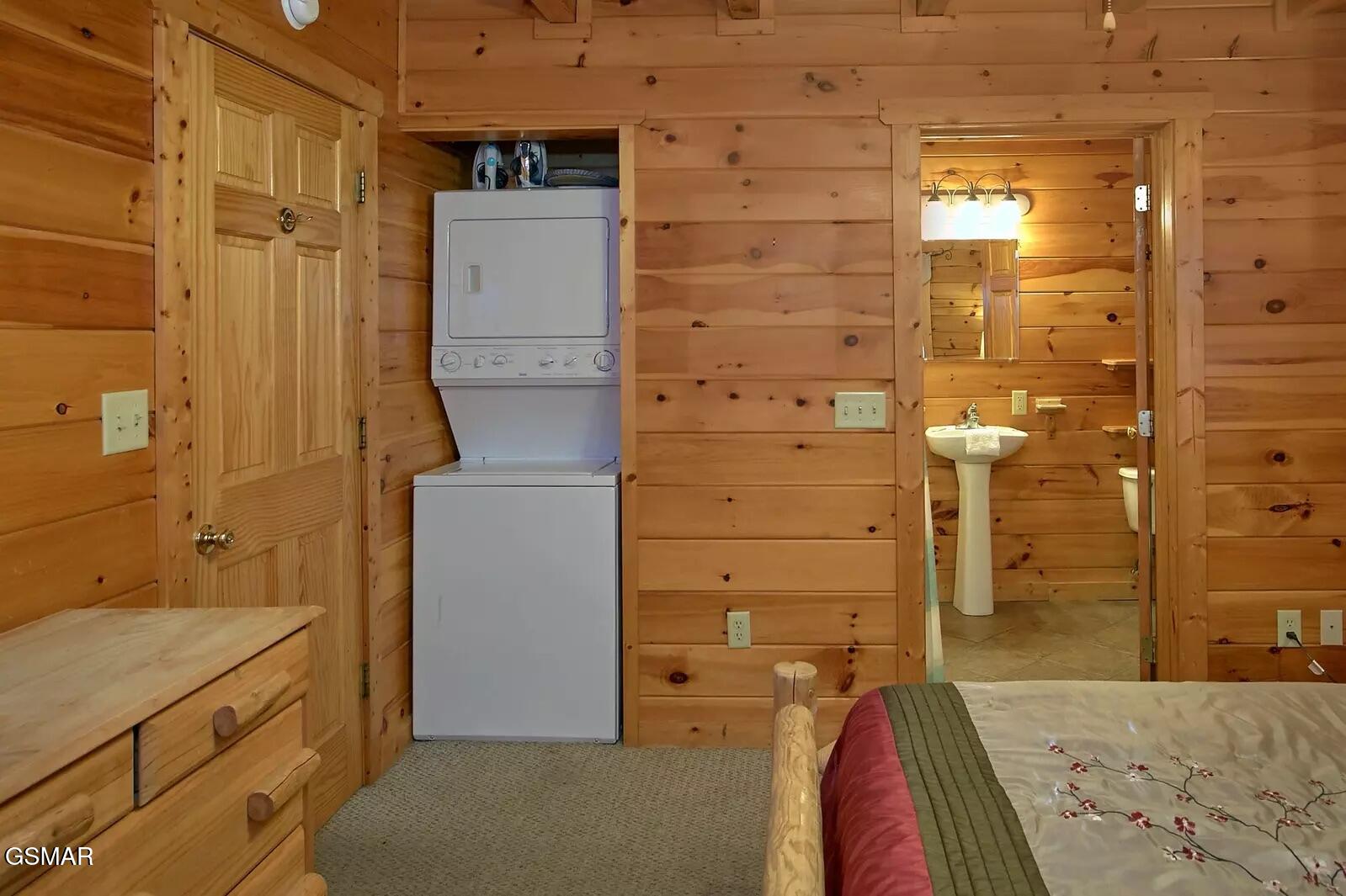 Sevierville, Tennessee, 37876, United States, 1 Bedroom Bedrooms, ,2 BathroomsBathrooms,Residential,For Sale,2005093