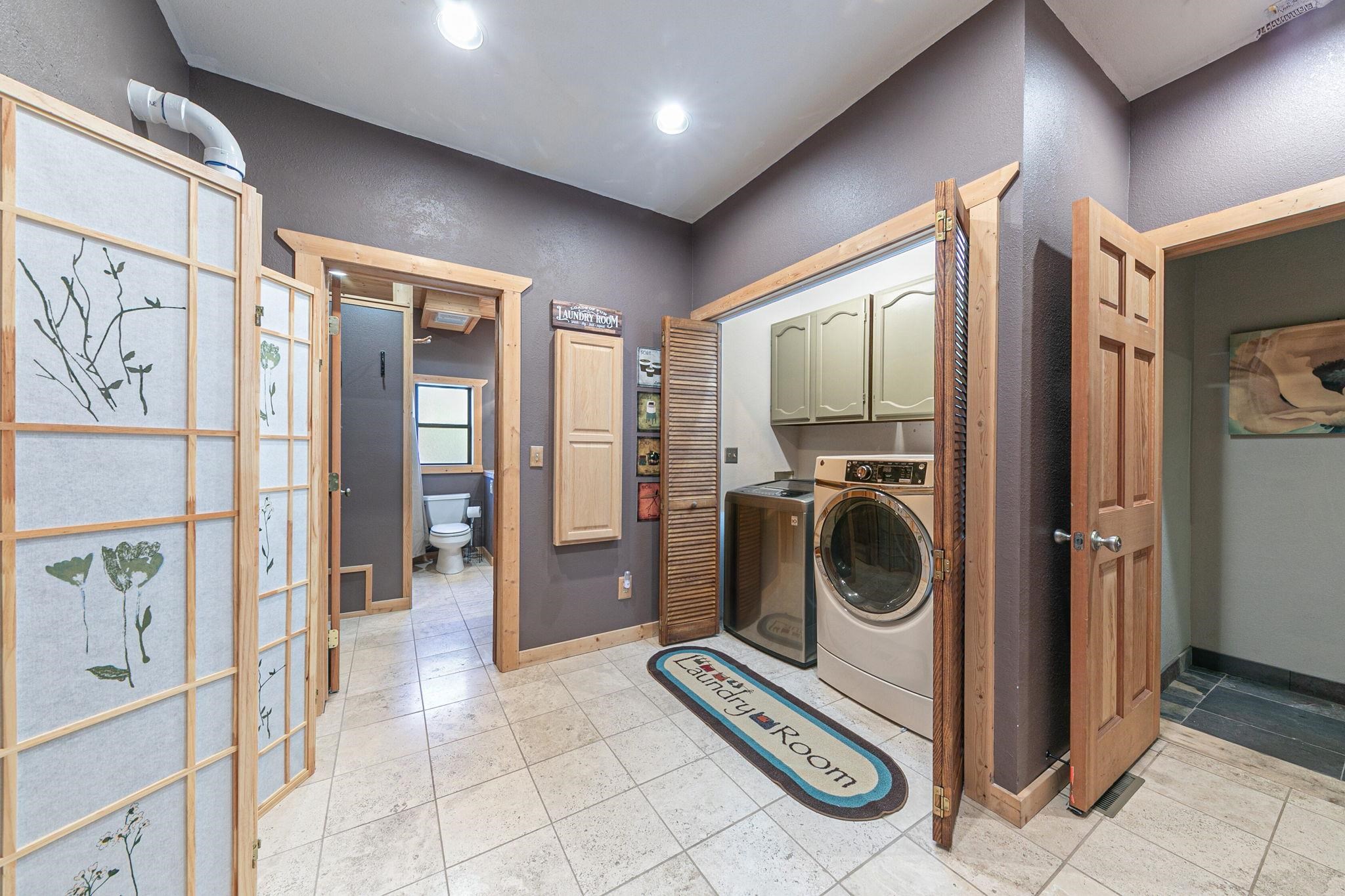 Truckee, California, 96161, United States, 4 Bedrooms Bedrooms, ,3 BathroomsBathrooms,Residential,For Sale,1998817