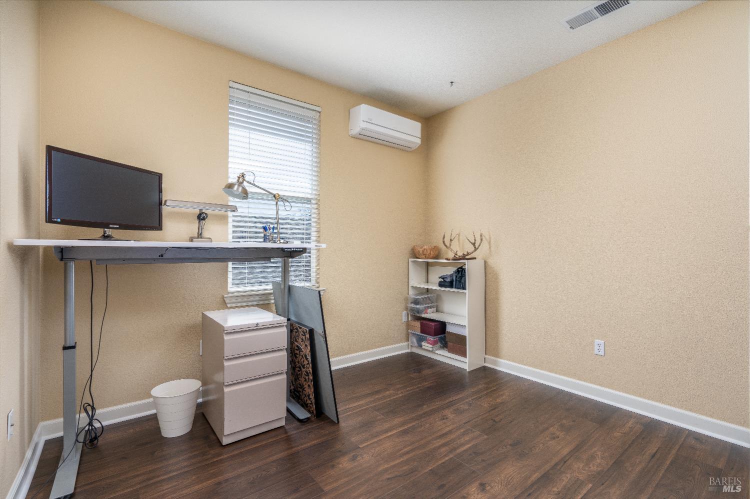 Sebastopol, California, 95472, United States, 3 Bedrooms Bedrooms, ,4 BathroomsBathrooms,Residential,For Sale,1987420