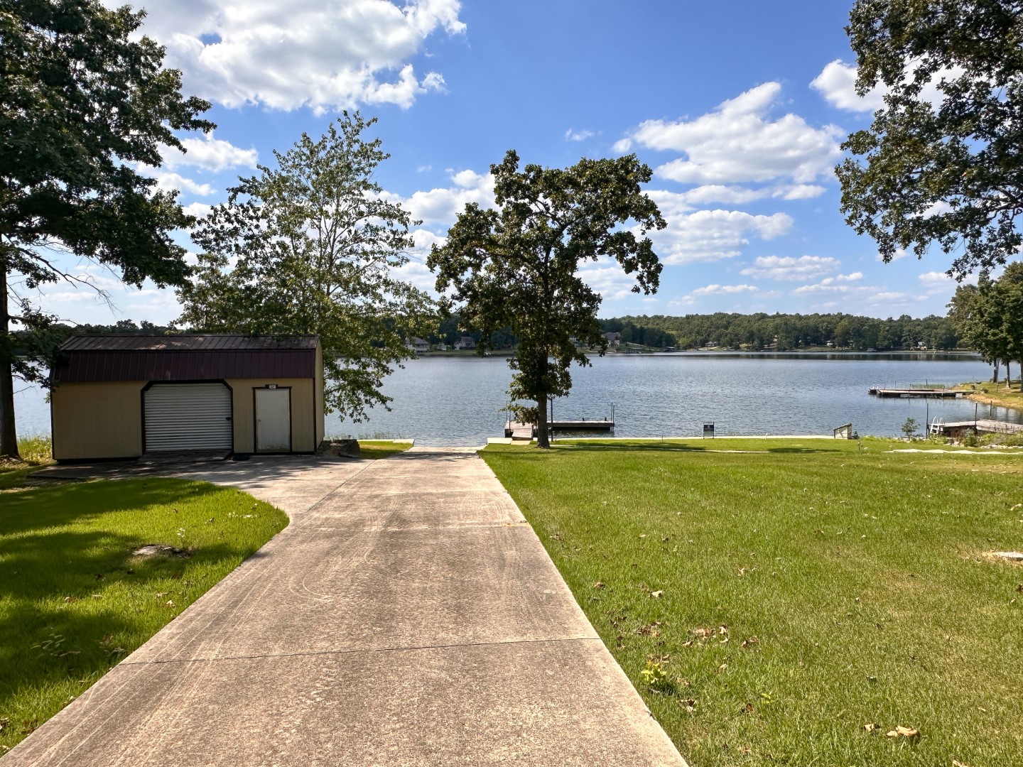 Horseshoe Bend, Arkansas, 72512, United States, 5 Bedrooms Bedrooms, ,5 BathroomsBathrooms,Residential,For Sale,1910999
