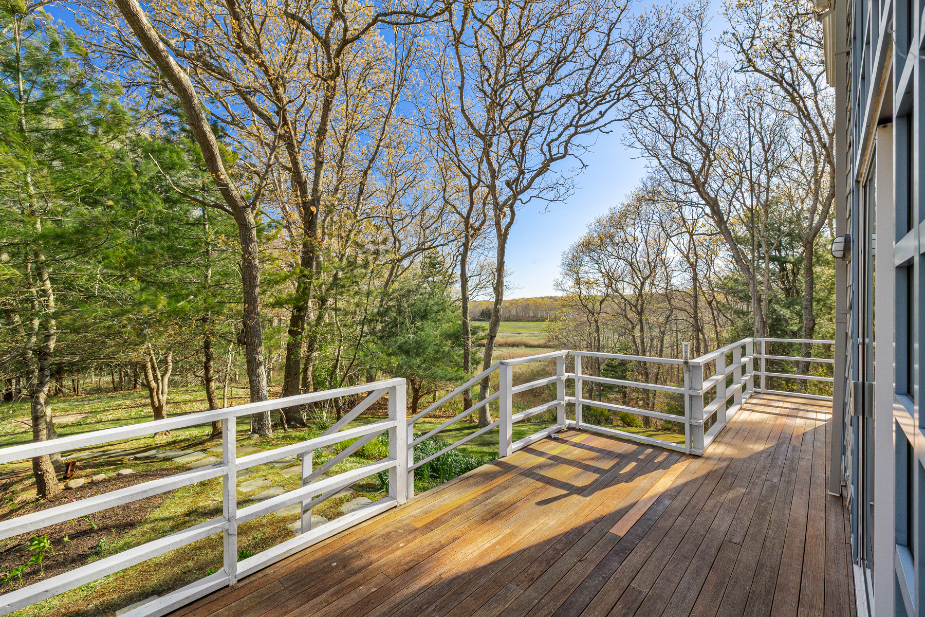 Treetop Modernism with Slocum River Views - 物件實景