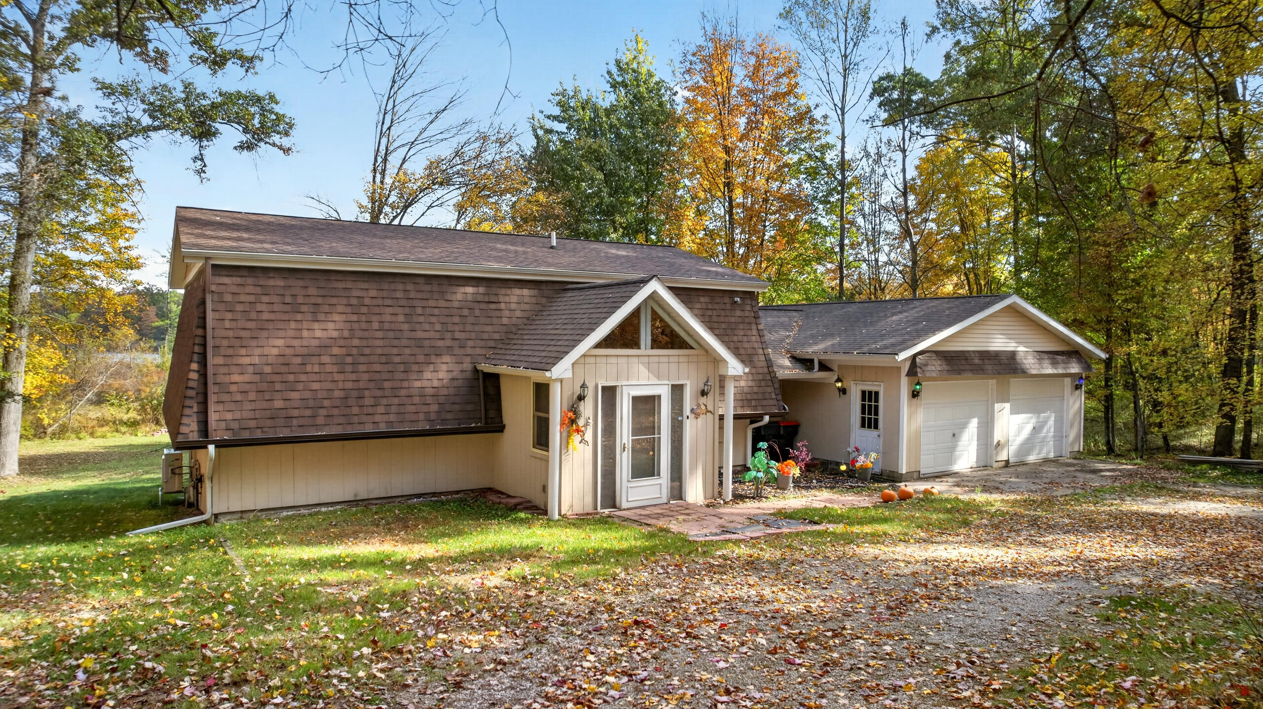 Echo Dr, White Cloud, MI 49349