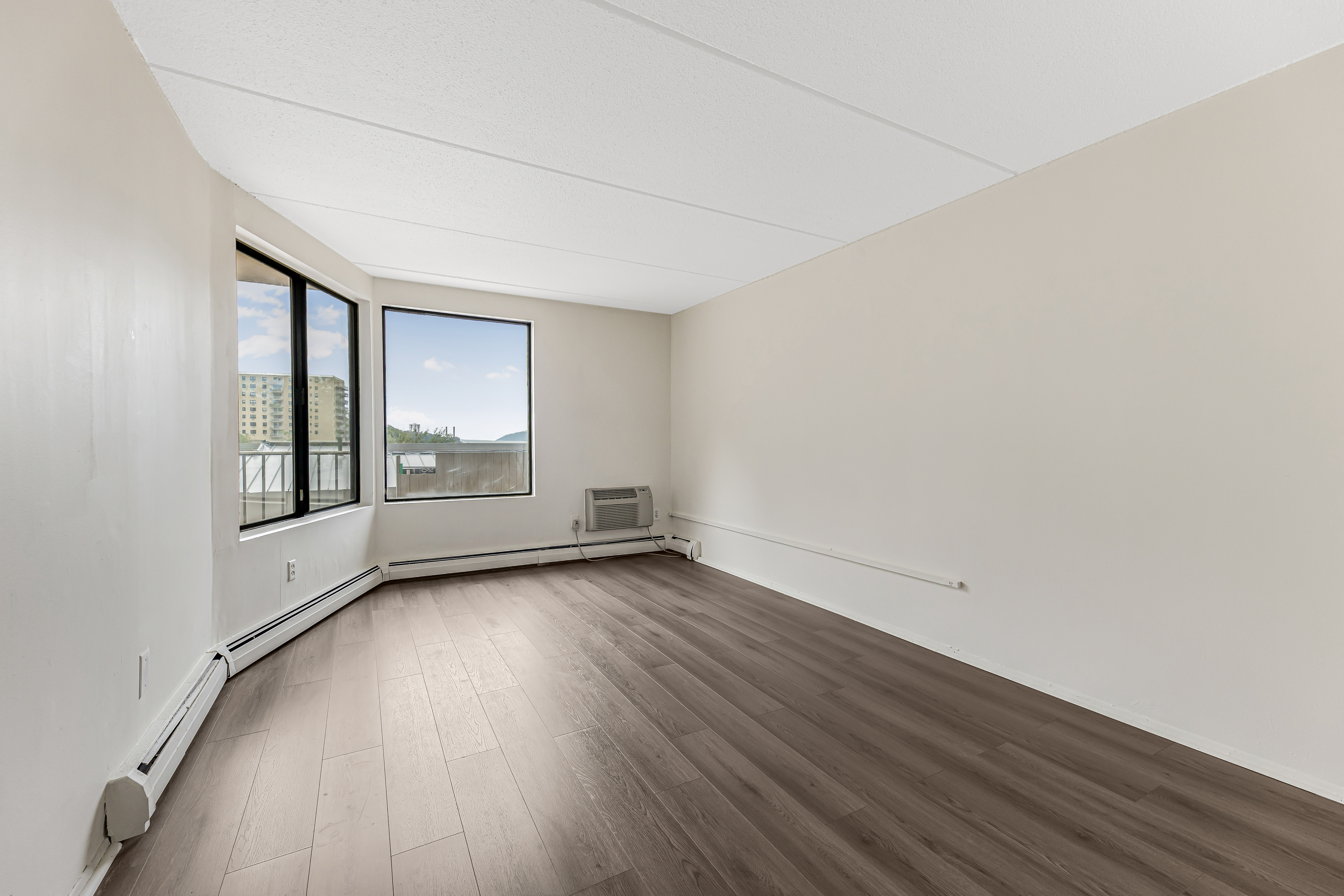  1155 Warburton Avenue - 物件實景