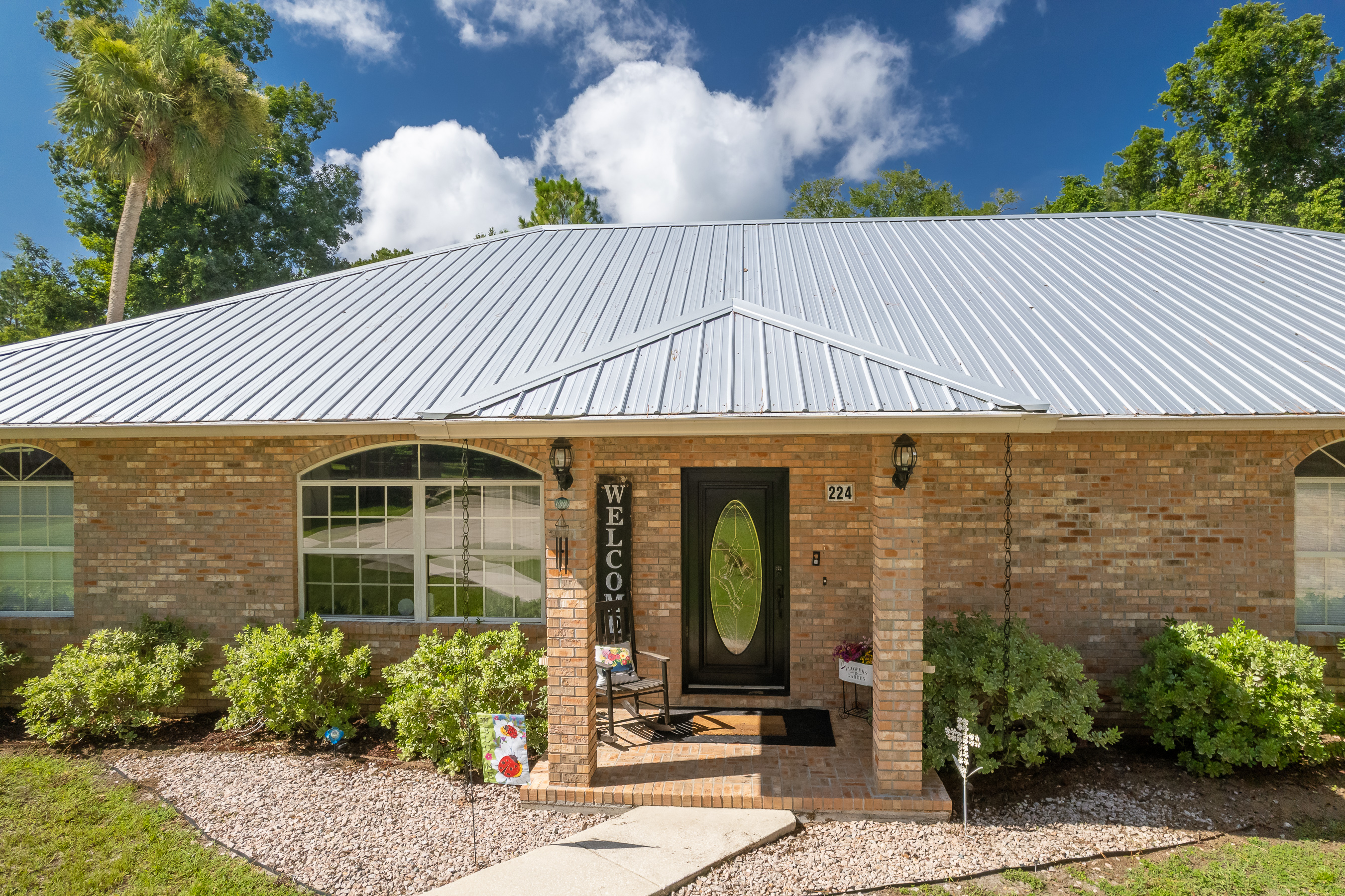 Hawthorne, Florida, 32640, United States, 5 Bedrooms Bedrooms, ,2 BathroomsBathrooms,Residential,For Sale,1903674