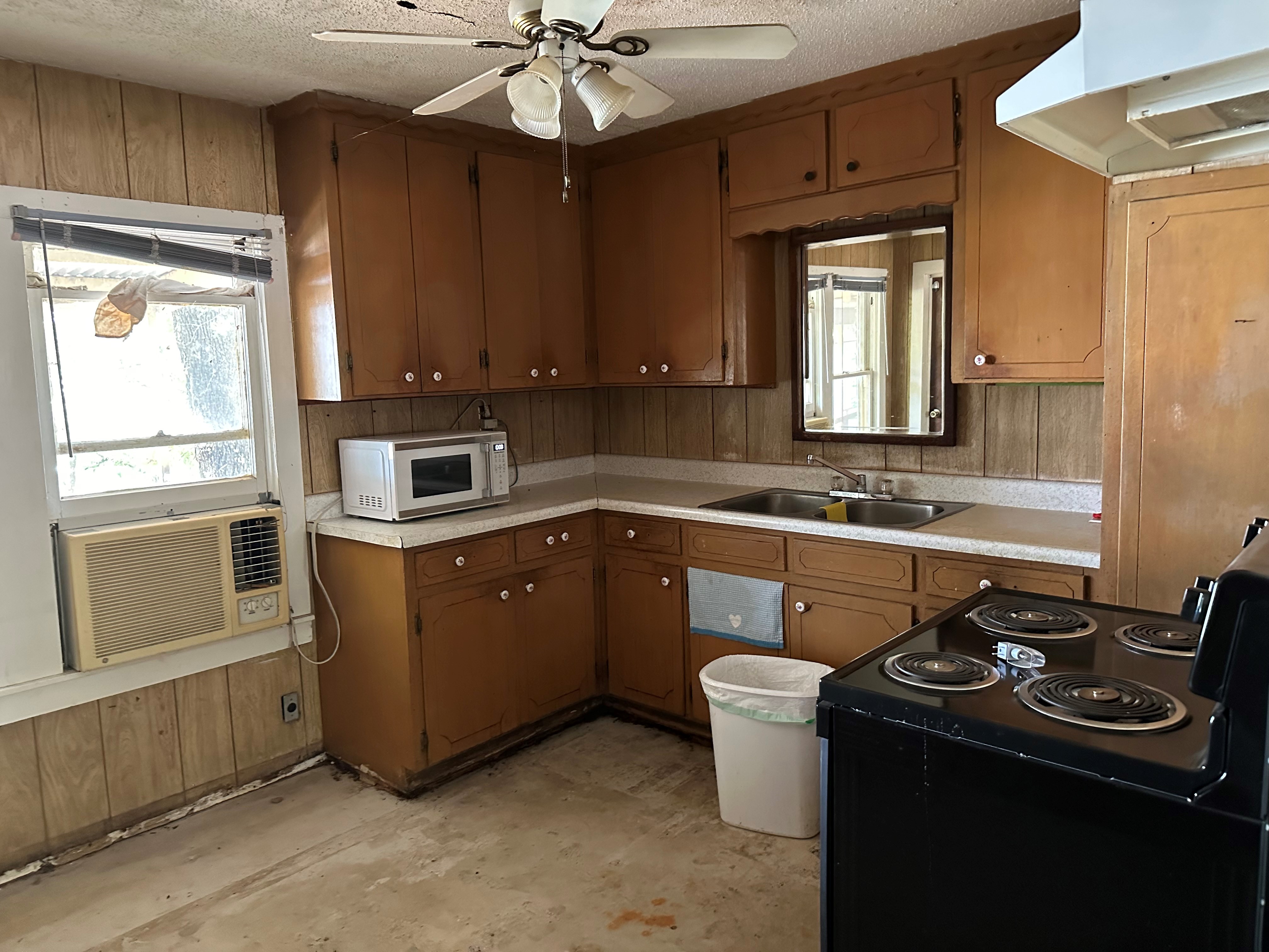 Bridgeport, Texas, 76426, United States, 3 Bedrooms Bedrooms, ,1 BathroomBathrooms,Residential,For Sale,1880460