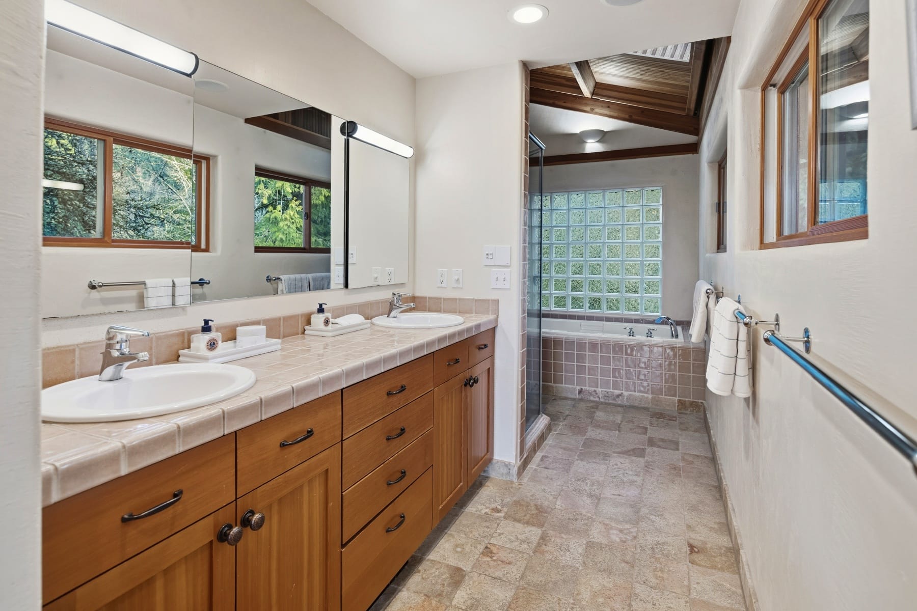 13537 FIELDING RD Lake Oswego, OR 97034 - 物件實景