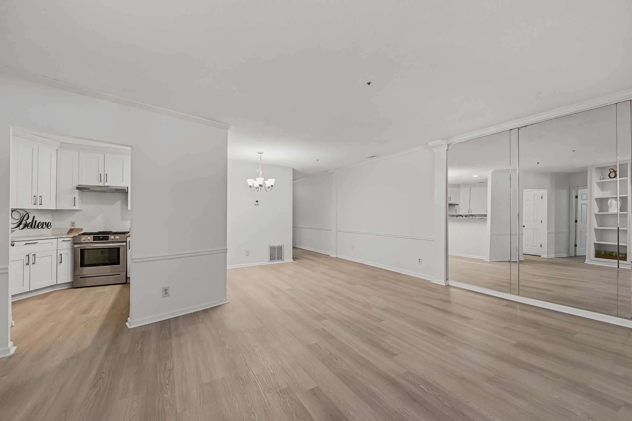  Beautifully Renovated Condo in an Unbeatable North Decatur Location - 物件實景