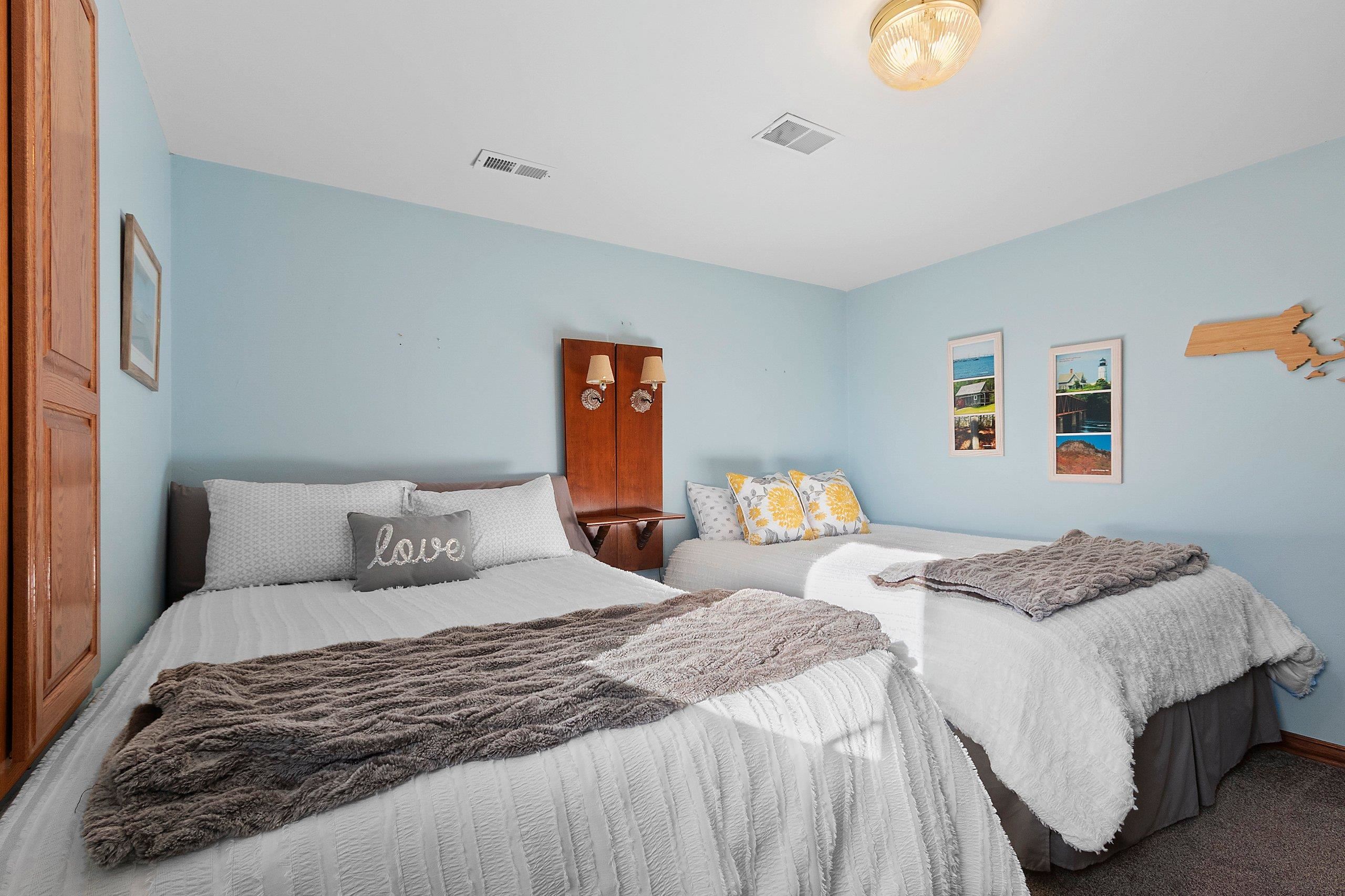 GREEN BAY, Wisconsin, 54311, United States, 4 Bedrooms Bedrooms, ,4 BathroomsBathrooms,Residential,For Sale,1991050