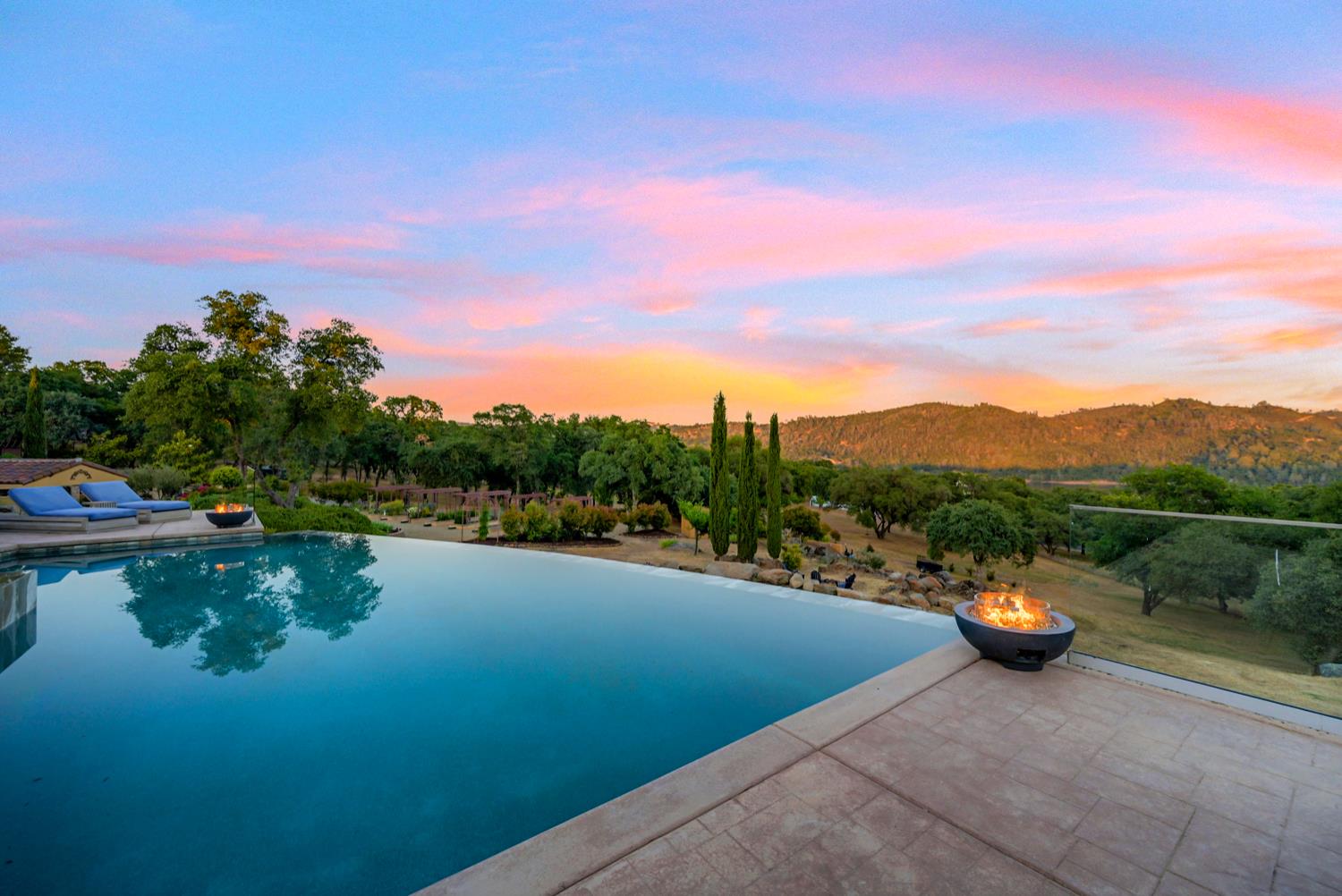 Loomis, California, 95650, United States, 6 Bedrooms Bedrooms, ,6 BathroomsBathrooms,Residential,For Sale,1908935