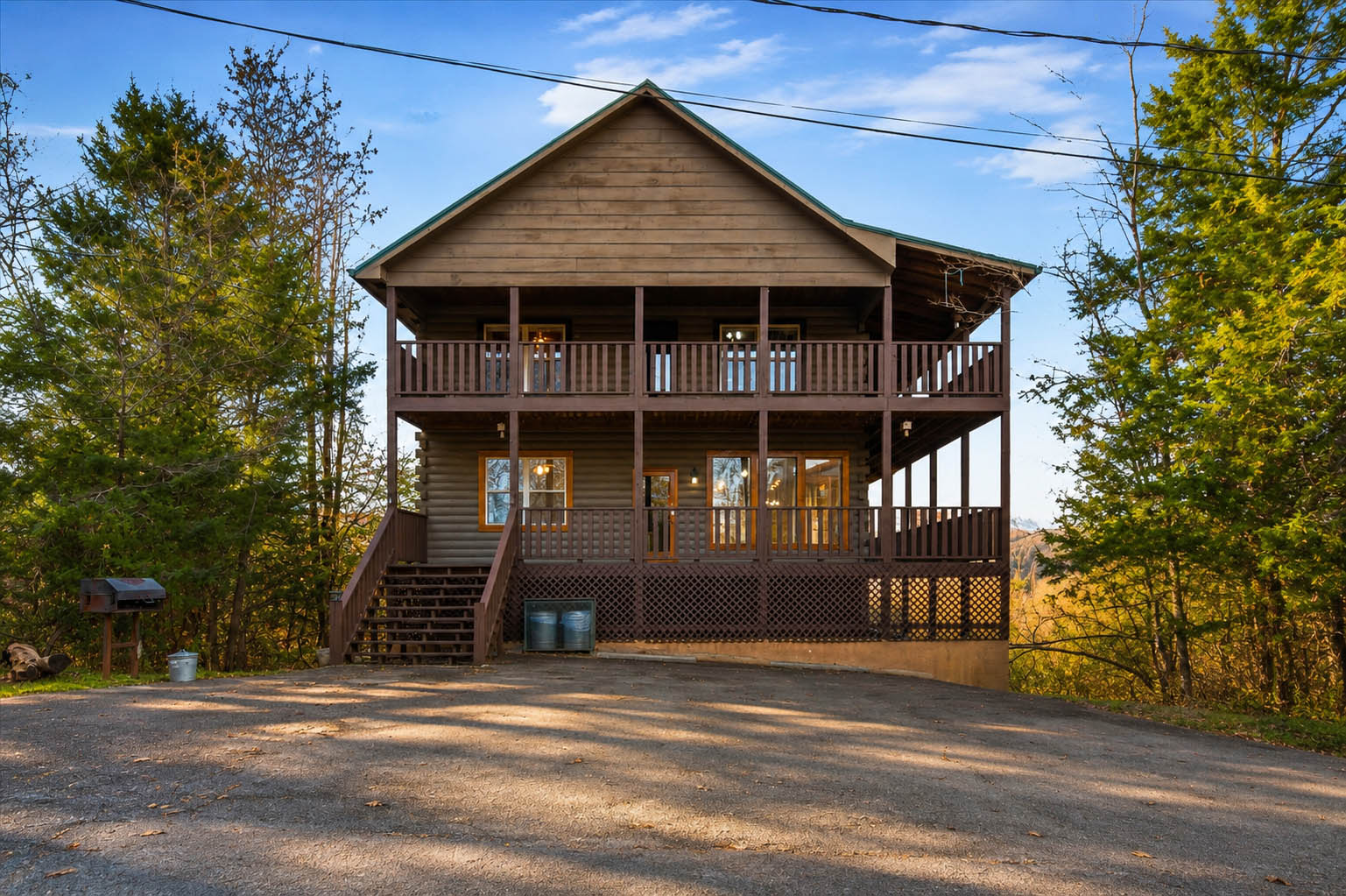 Sevierville, Tennessee, 37876-3406, United States, 3 Bedrooms Bedrooms, ,5 BathroomsBathrooms,Residential,For Sale,2049447