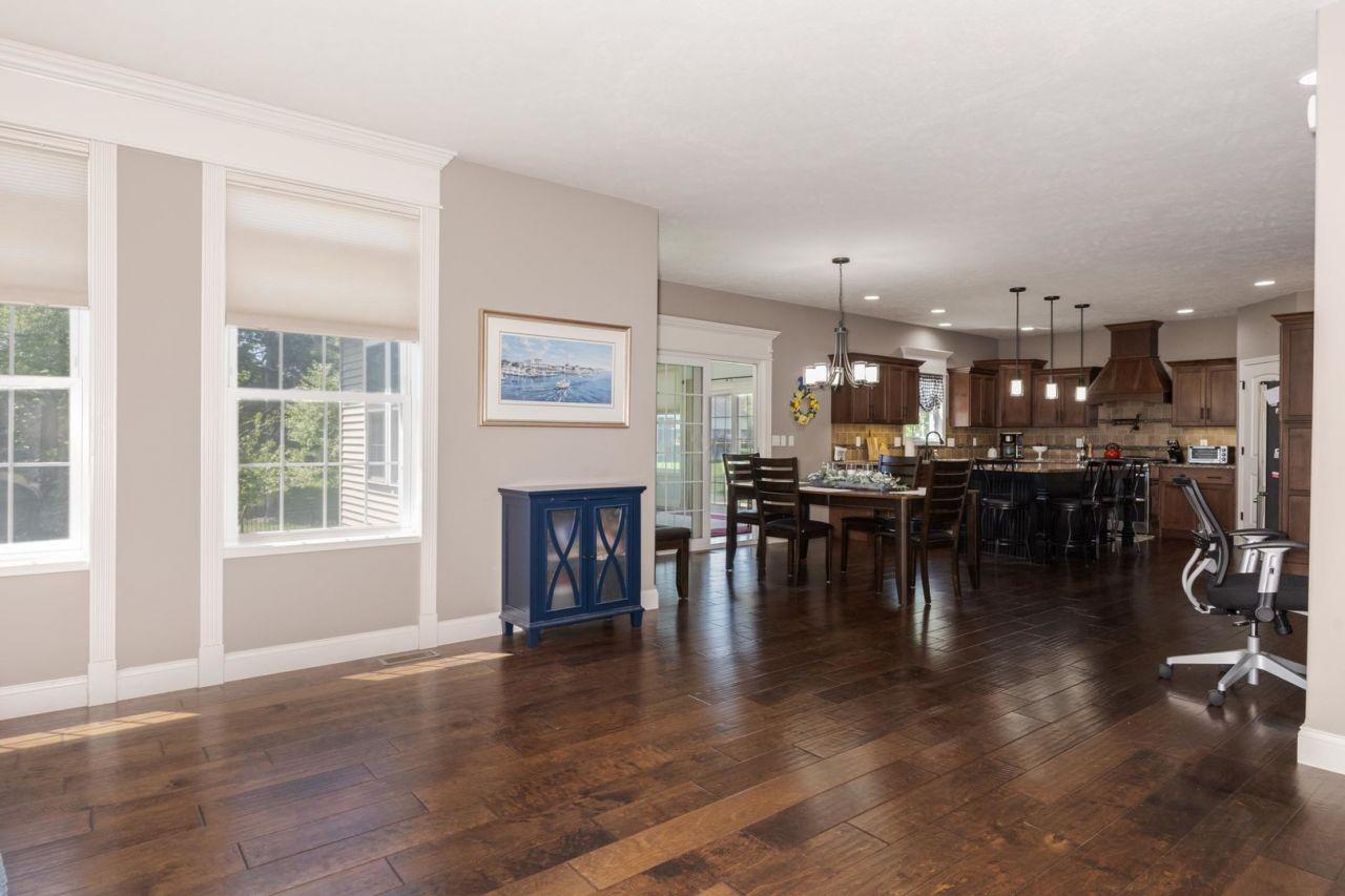 Bloomington, Illinois, 61705, United States, 5 Bedrooms Bedrooms, ,5 BathroomsBathrooms,Residential,For Sale,1817687