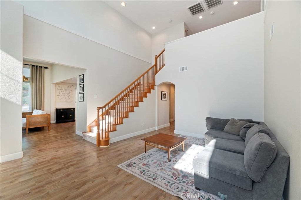 Lake Elsinore, California, 92532, United States, 4 Bedrooms Bedrooms, ,3 BathroomsBathrooms,Residential,For Sale,1939377