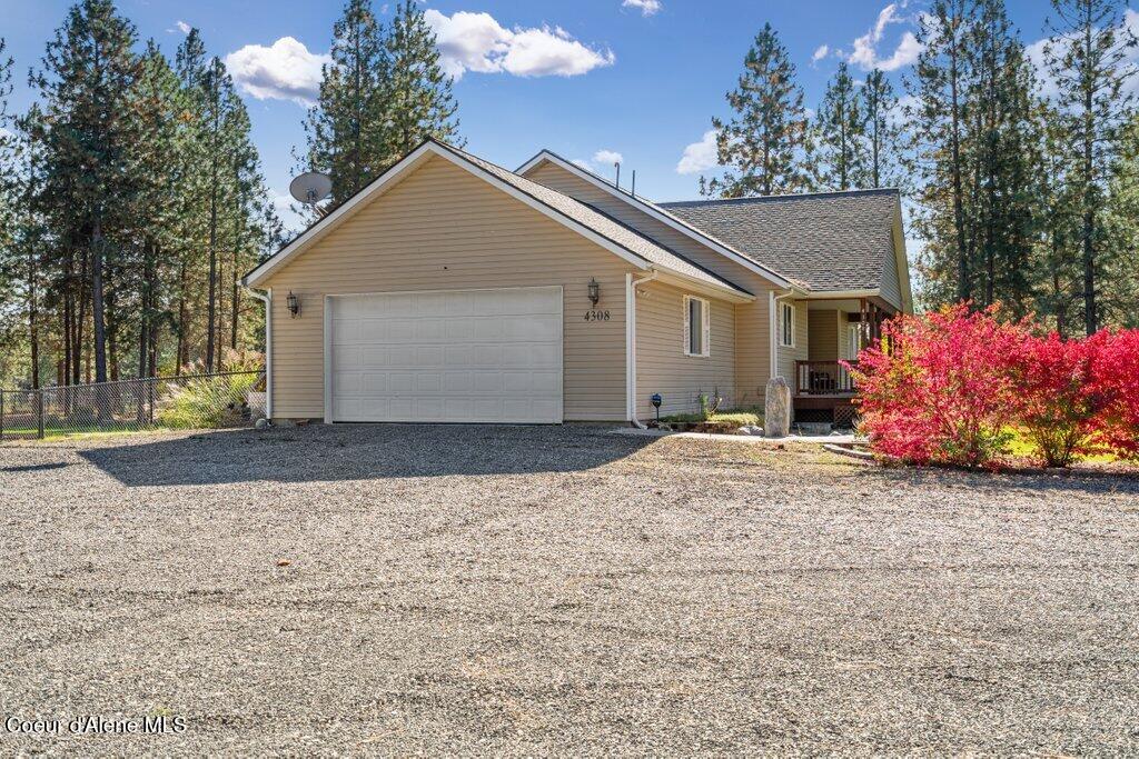 Athol, Idaho, 83801, United States, 4 Bedrooms Bedrooms, ,4 BathroomsBathrooms,Residential,For Sale,1975924