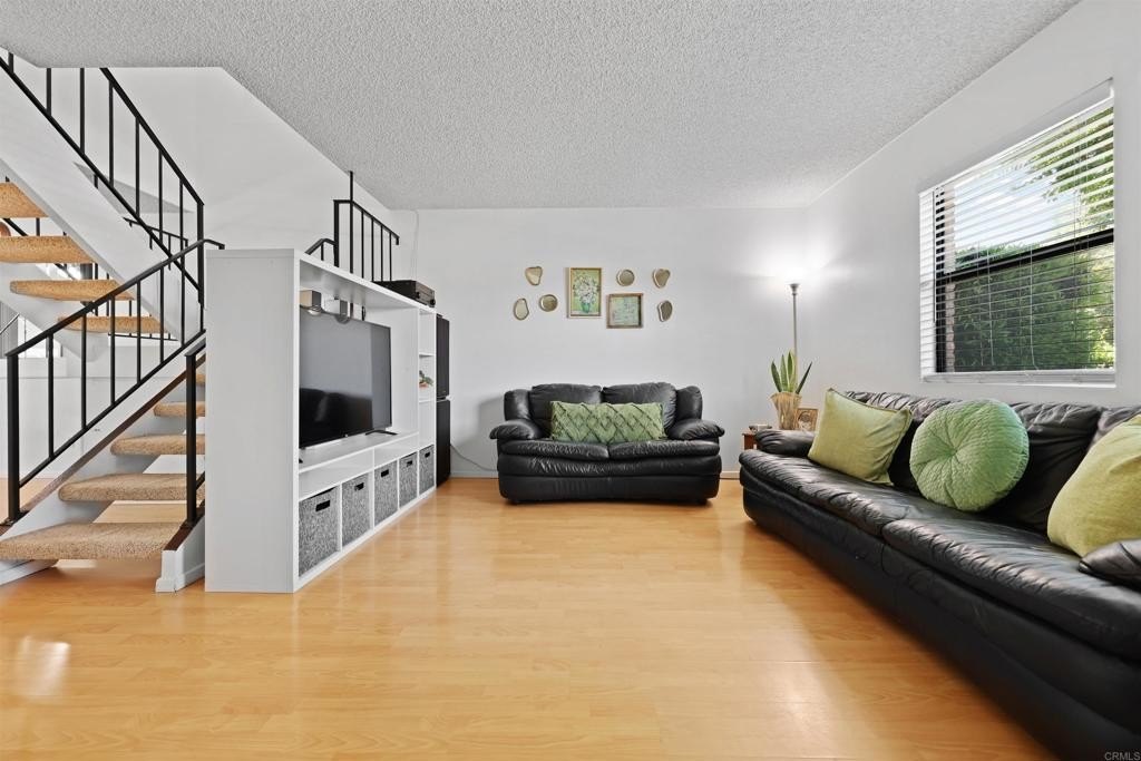 El Cajon, California, 92021, United States, 3 Bedrooms Bedrooms, ,3 BathroomsBathrooms,Residential,For Sale,1924837