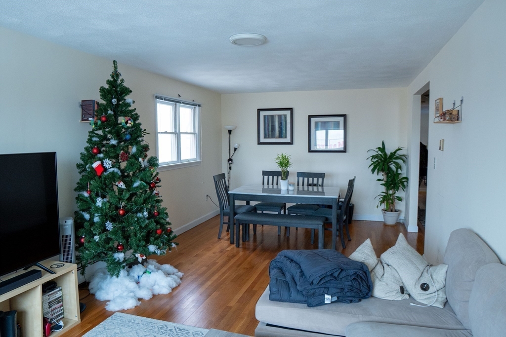 Somerville, Massachusetts, 02143, United States, 7 Bedrooms Bedrooms, ,4 BathroomsBathrooms,Residential,For Sale,2017590