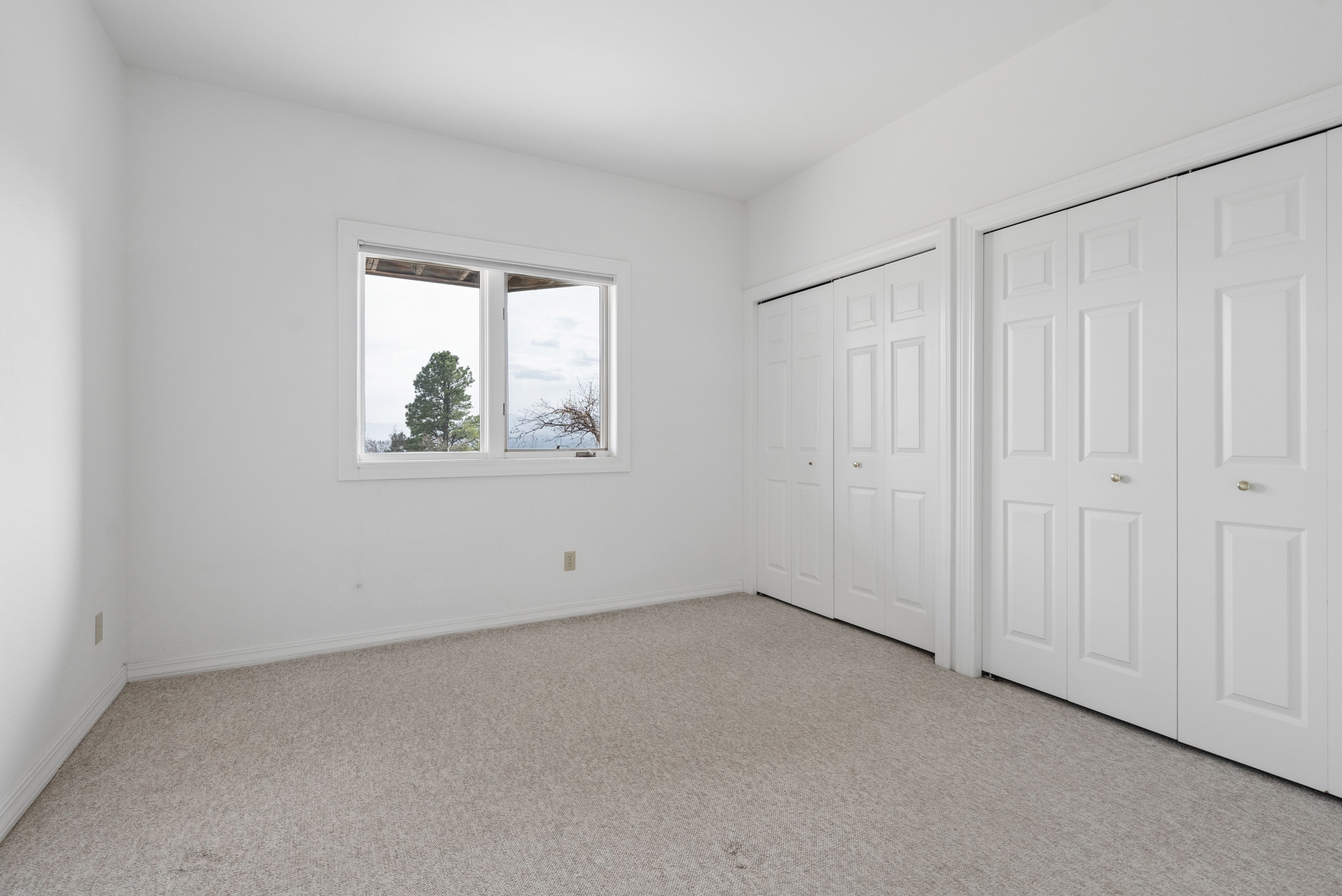  Bright & Spacious Ranch Home with Scenic Views - 物件實景