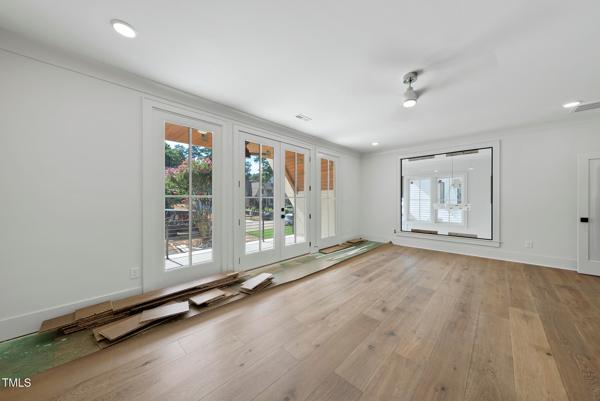 Raleigh, North Carolina, 27607, United States, 5 Bedrooms Bedrooms, ,5 BathroomsBathrooms,Residential,For Sale,1895455