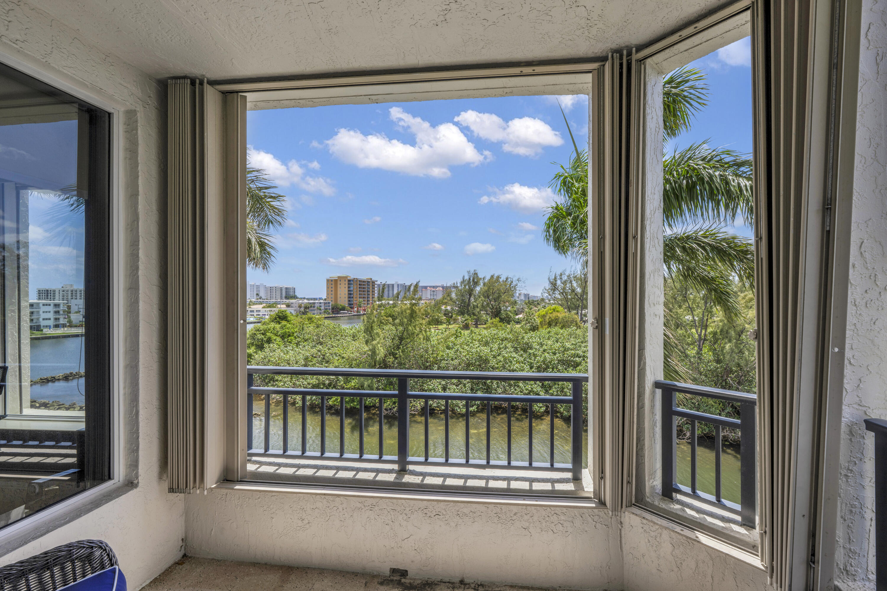 Pompano Beach, Florida, 33062, United States, 3 Bedrooms Bedrooms, ,3 BathroomsBathrooms,Residential,For Sale,2037893