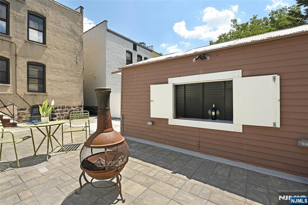 Jersey City, New Jersey, 07306, United States, 9 Bedrooms Bedrooms, ,6 BathroomsBathrooms,Residential,For Sale,1926264
