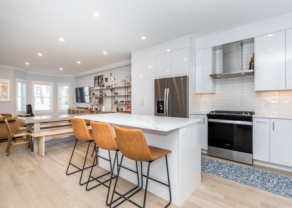 Waltham, Massachusetts, 02453, United States, 3 Bedrooms Bedrooms, ,4 BathroomsBathrooms,Residential,For Sale,1786216