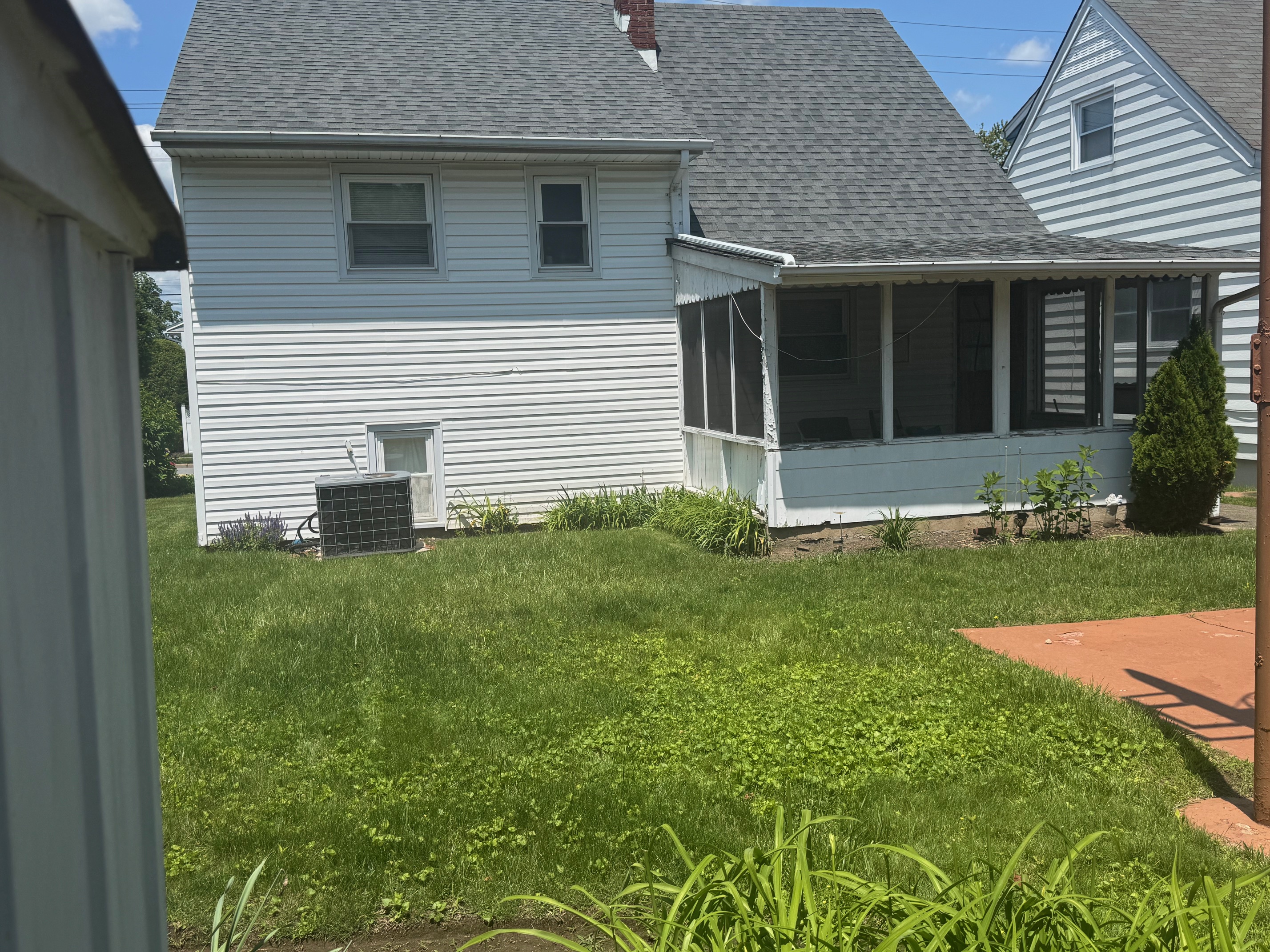 Bergenfield, New Jersey, 07621, United States, 3 Bedrooms Bedrooms, ,2 BathroomsBathrooms,Residential,For Sale,1975453