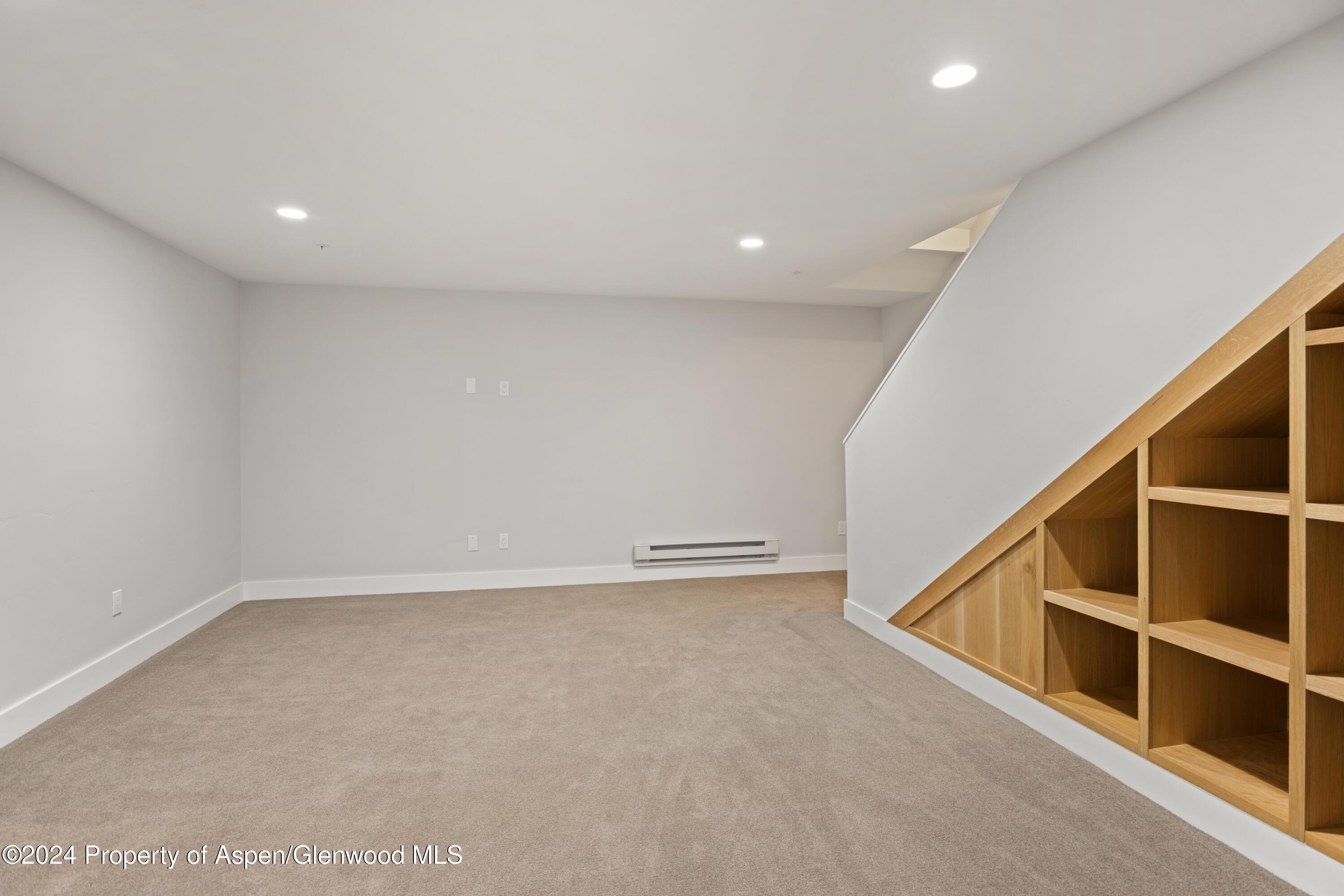 Glenwood Springs, Colorado, 81601, United States, 4 Bedrooms Bedrooms, ,4 BathroomsBathrooms,Residential,For Sale,1898816