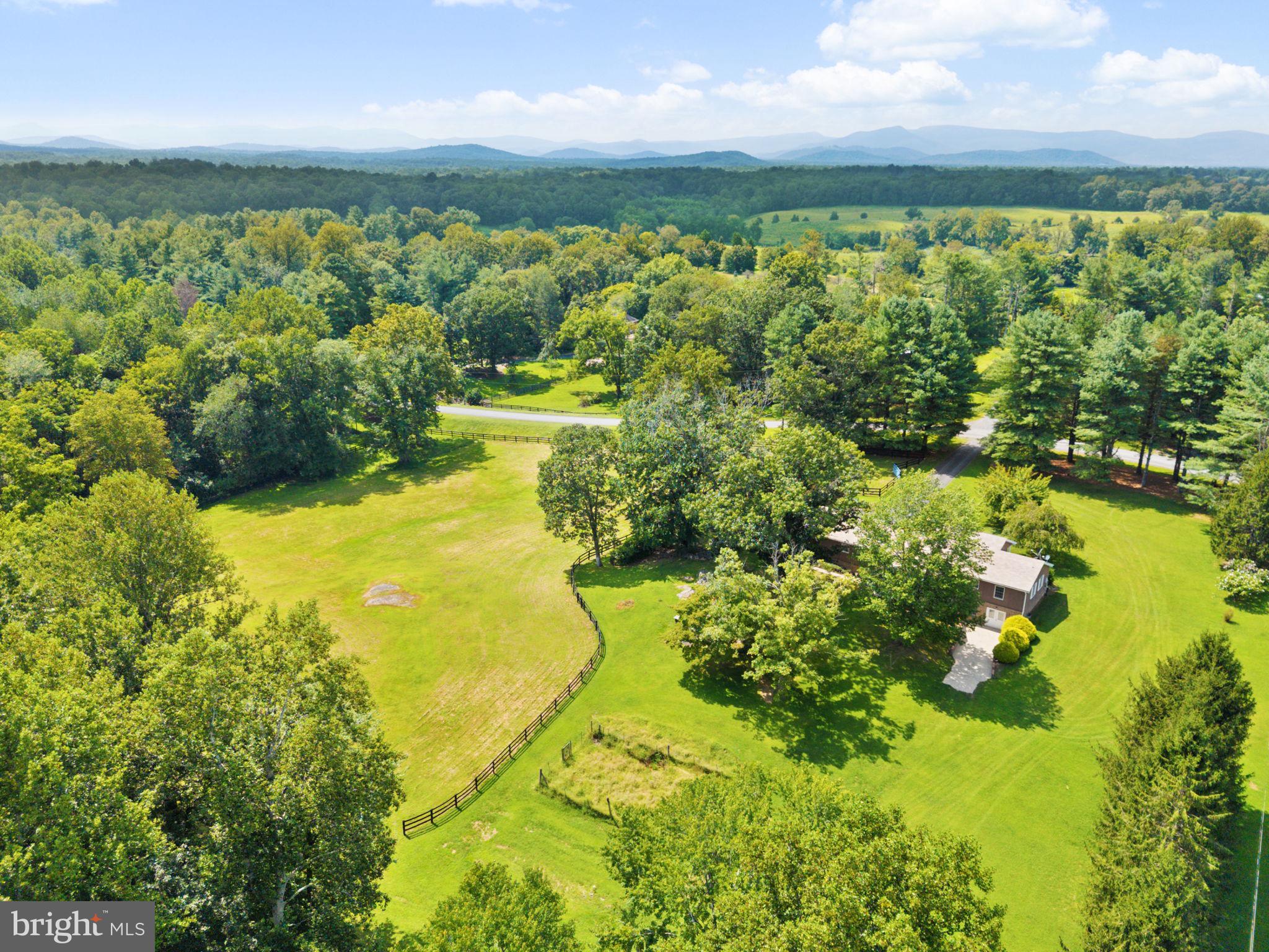 Marshall, Virginia, 20115, United States, 3 Bedrooms Bedrooms, ,2 BathroomsBathrooms,Residential,For Sale,1937903