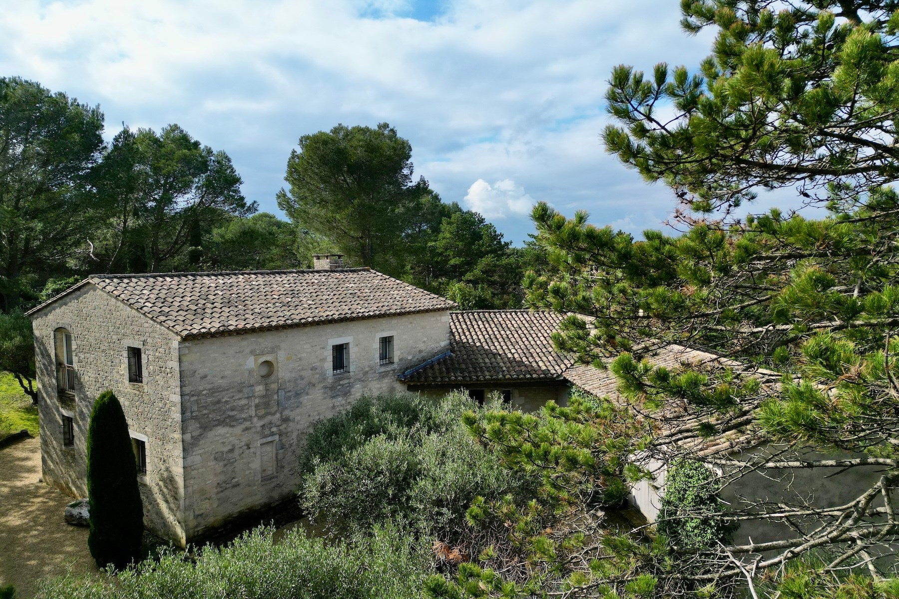  Elegant property with swimming pool and landscaped garden near Uzès - 物件實景