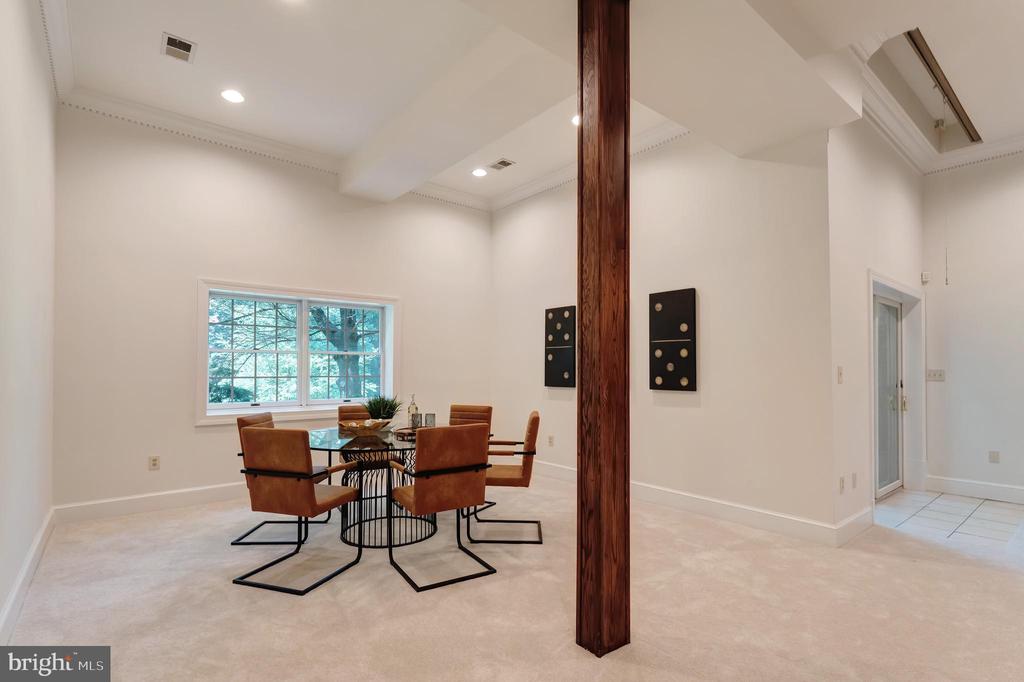 Great Falls, Virginia, 22066, United States, 5 Bedrooms Bedrooms, ,5 BathroomsBathrooms,Residential,For Sale,1900616