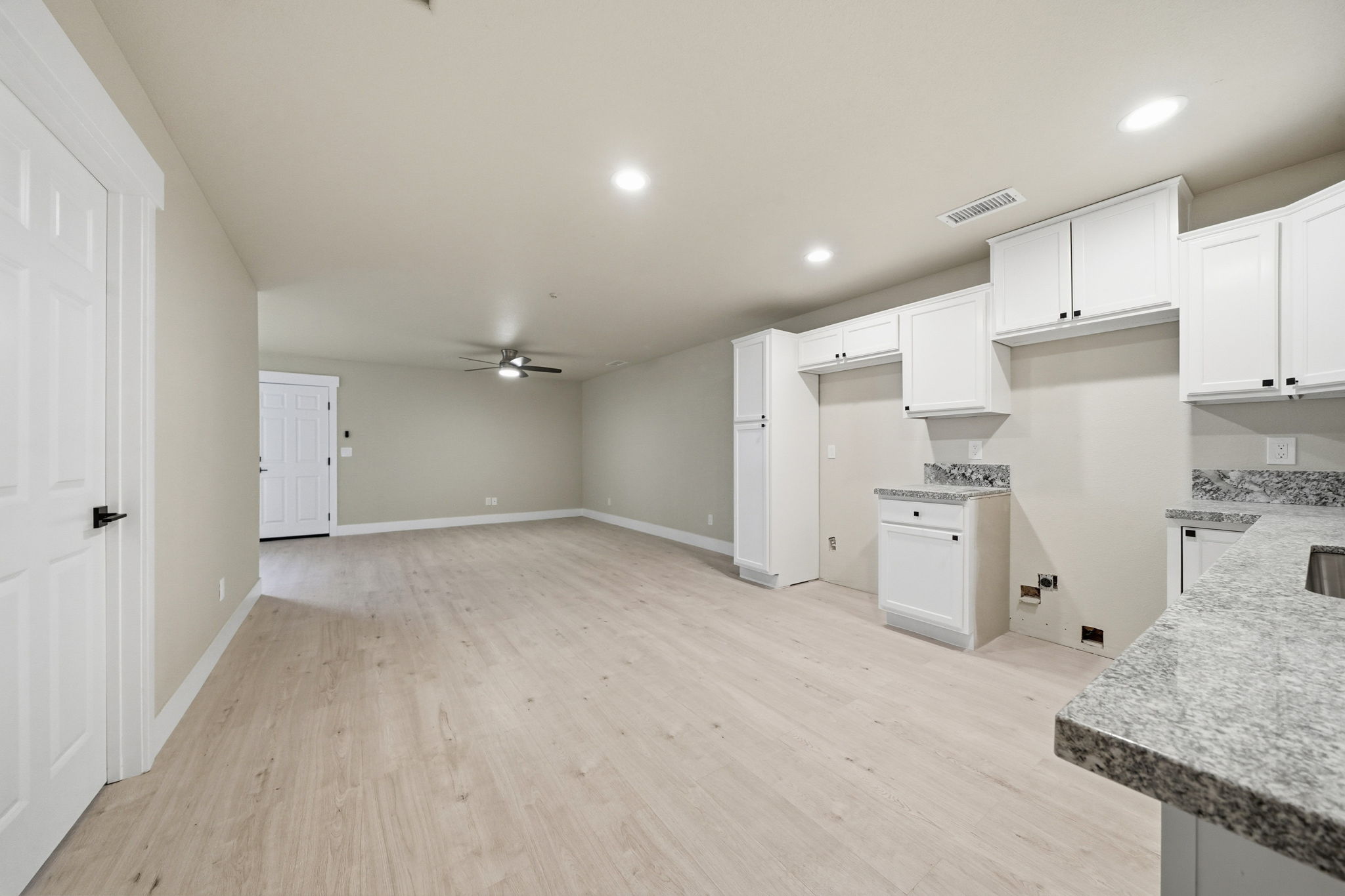 Redding, California, 96003, United States, 5 Bedrooms Bedrooms, ,4 BathroomsBathrooms,Residential,For Sale,2006033