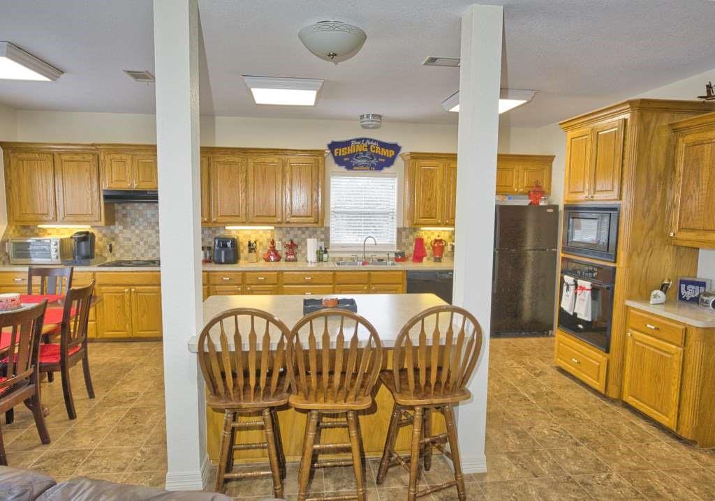 Brazoria, Texas, 77422, United States, 4 Bedrooms Bedrooms, ,3 BathroomsBathrooms,Residential,For Sale,1935189