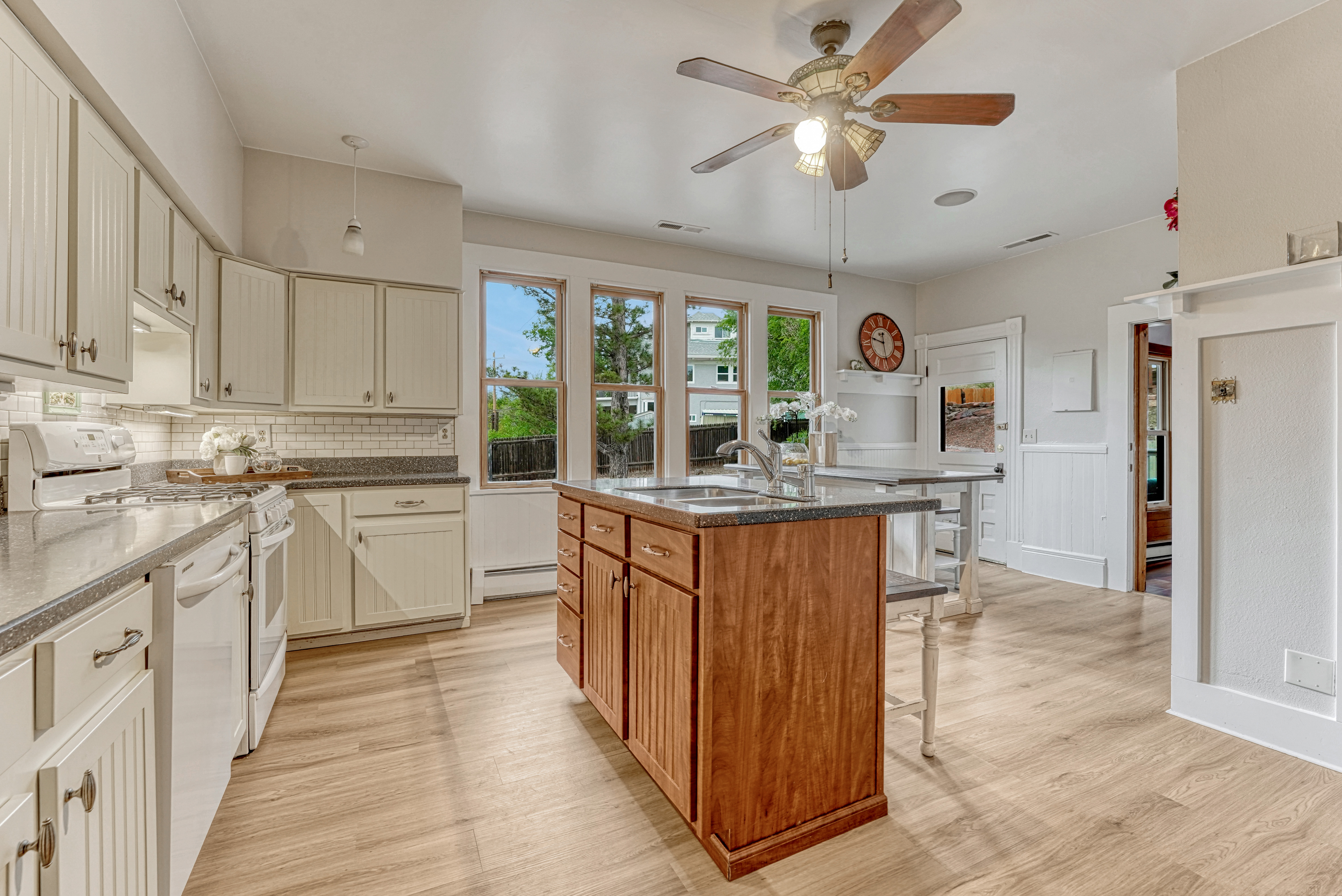  Phenomenal downtown Colorado Springs location with views of Pikes Peak - 物件實景