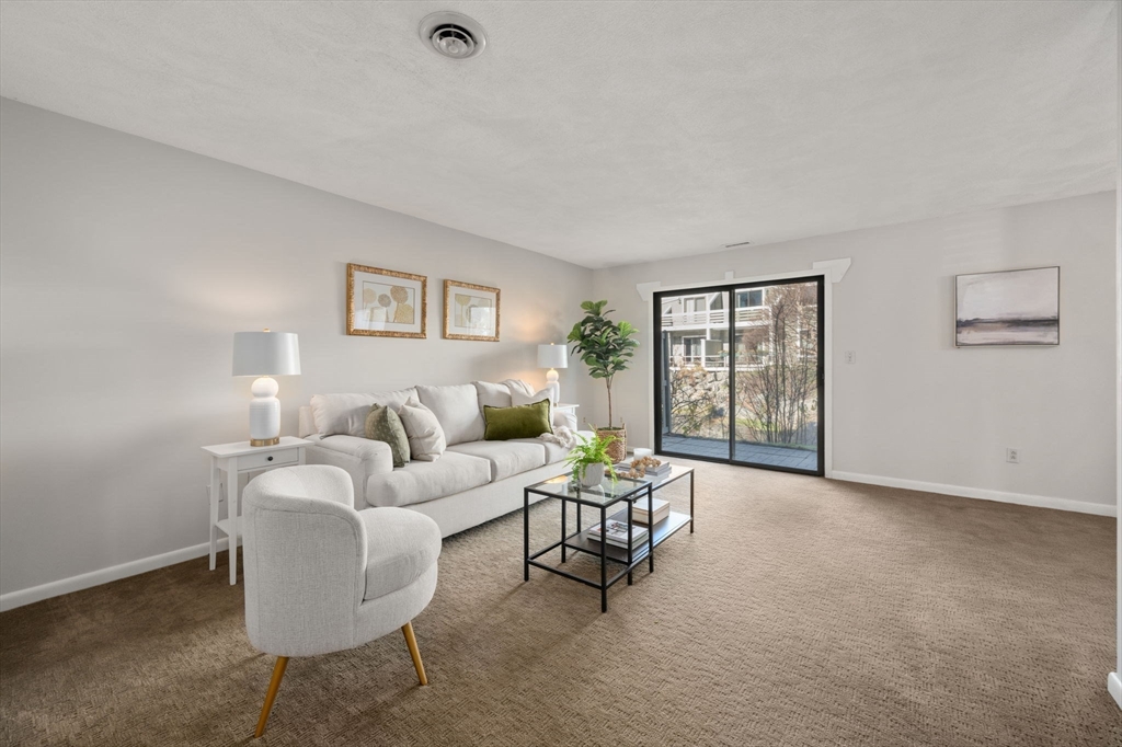 Concord, Massachusetts, 01742, United States, 2 Bedrooms Bedrooms, ,2 BathroomsBathrooms,Residential,For Sale,2000967