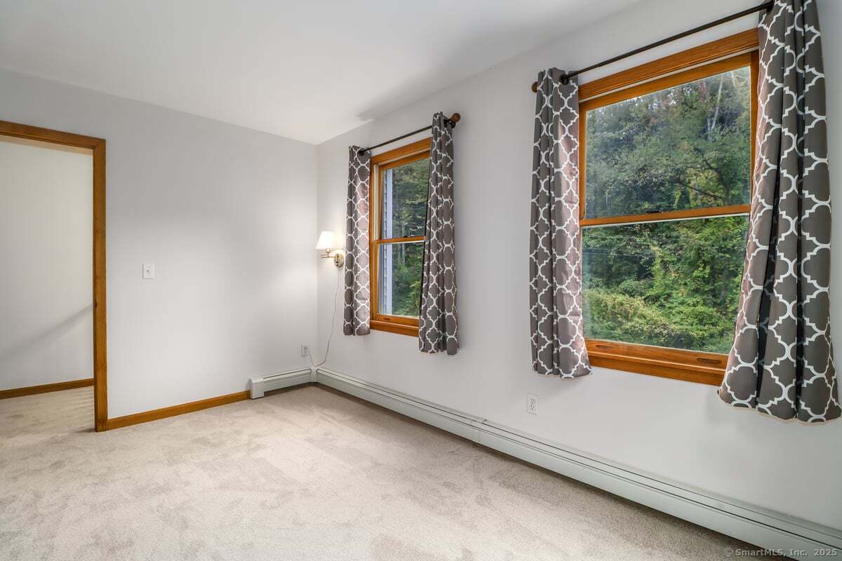 New Milford, Connecticut, 06776, United States, 3 Bedrooms Bedrooms, ,3 BathroomsBathrooms,Residential,For Sale,1958053