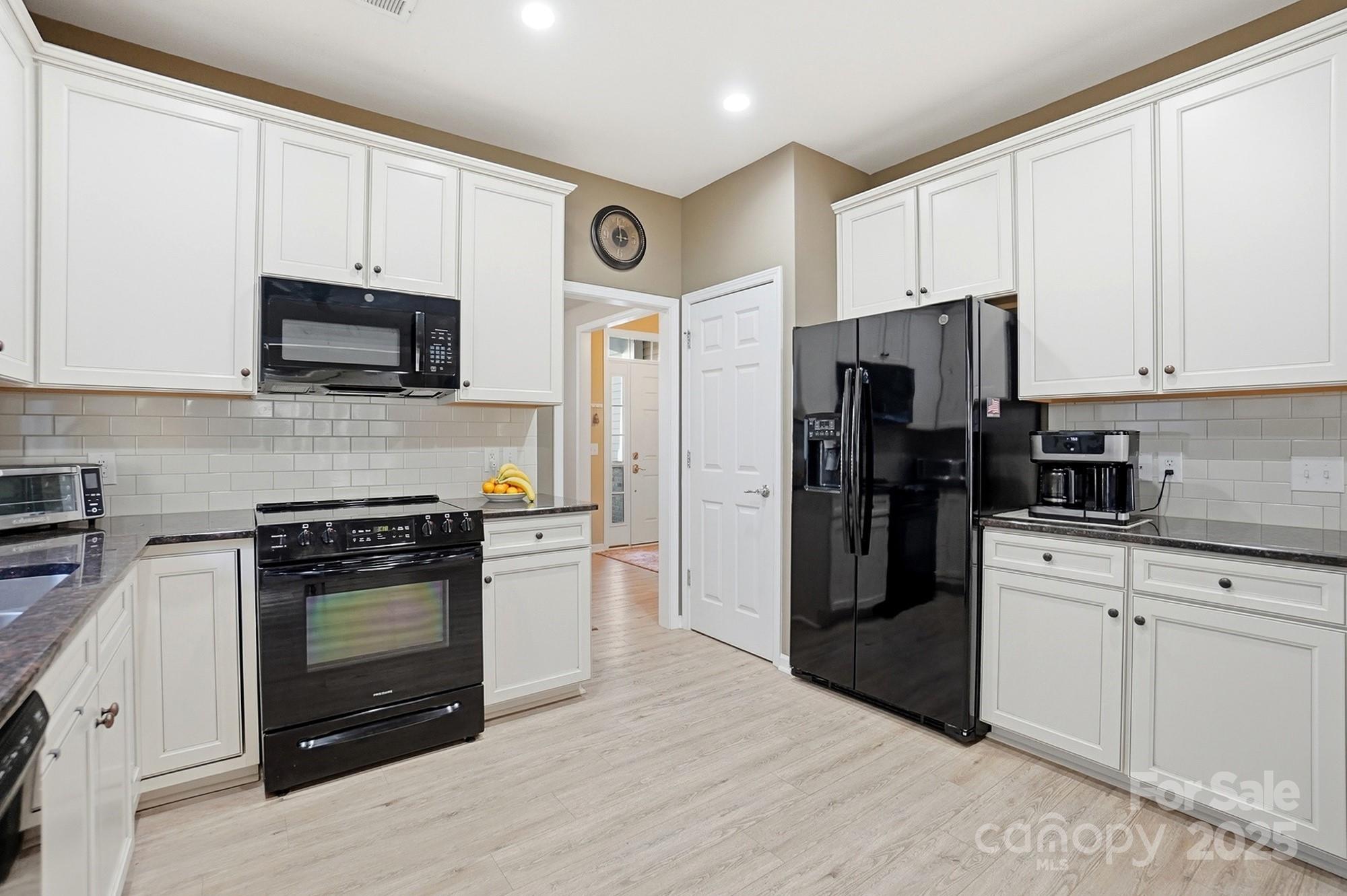 Fort Mill, South Carolina, 29707, United States, 3 Bedrooms Bedrooms, ,3 BathroomsBathrooms,Residential,For Sale,1997283