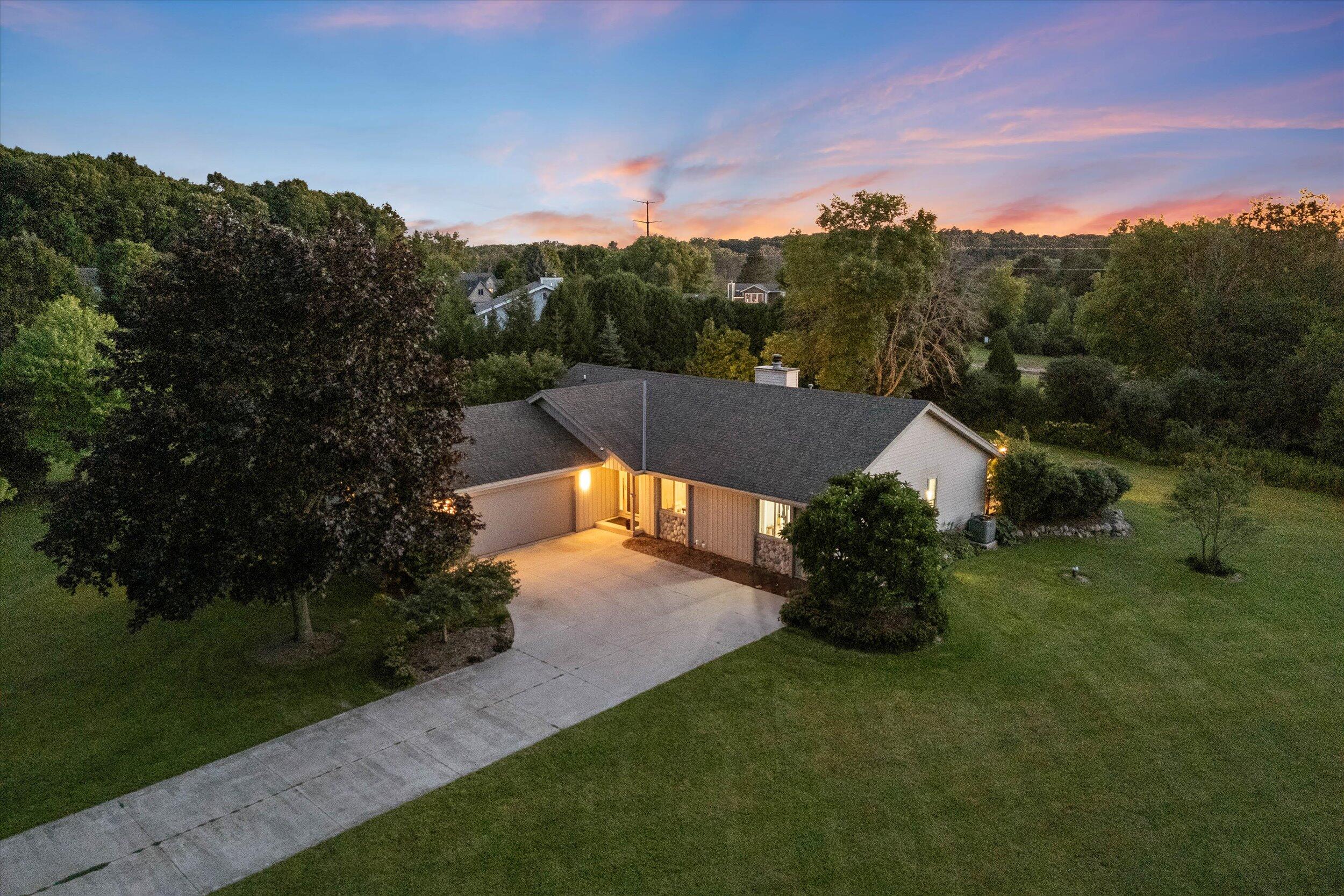 Grafton, Wisconsin, 53024, United States, 3 Bedrooms Bedrooms, ,2 BathroomsBathrooms,Residential,For Sale,1938836