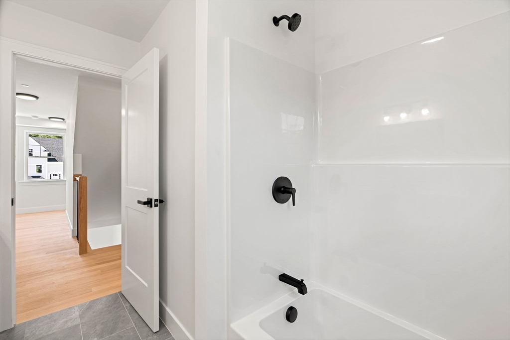 Haverhill, Massachusetts, 01832, United States, 3 Bedrooms Bedrooms, ,4 BathroomsBathrooms,Residential,For Sale,1827330