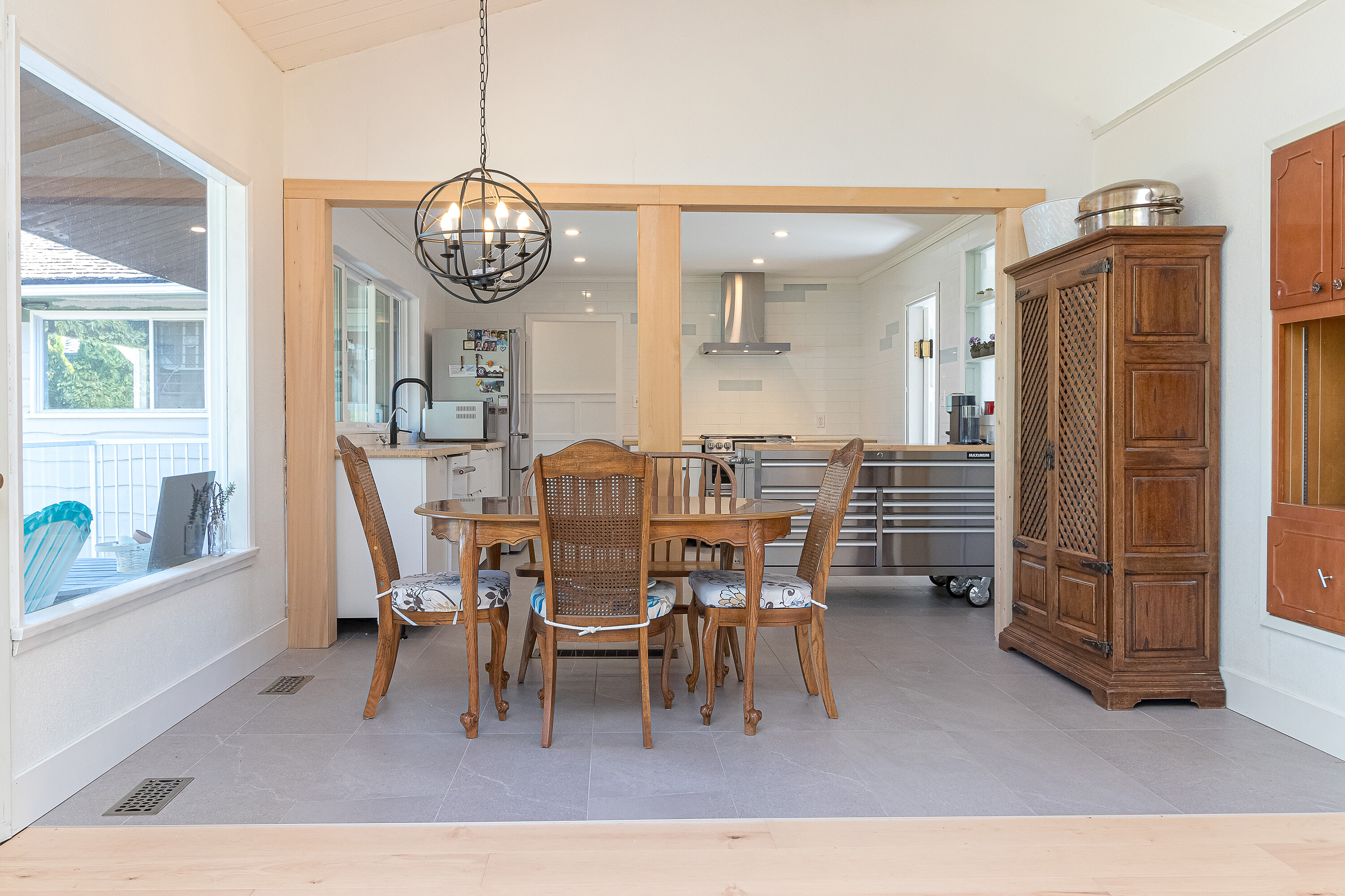  Prime Waterfront Home - 物件實景