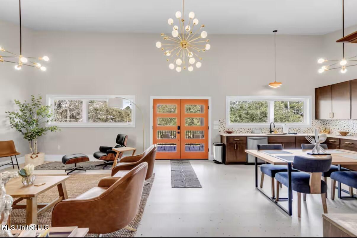 Bay Saint Louis, Mississippi, 39520, United States, 2 Bedrooms Bedrooms, ,2 BathroomsBathrooms,Residential,For Sale,1968708