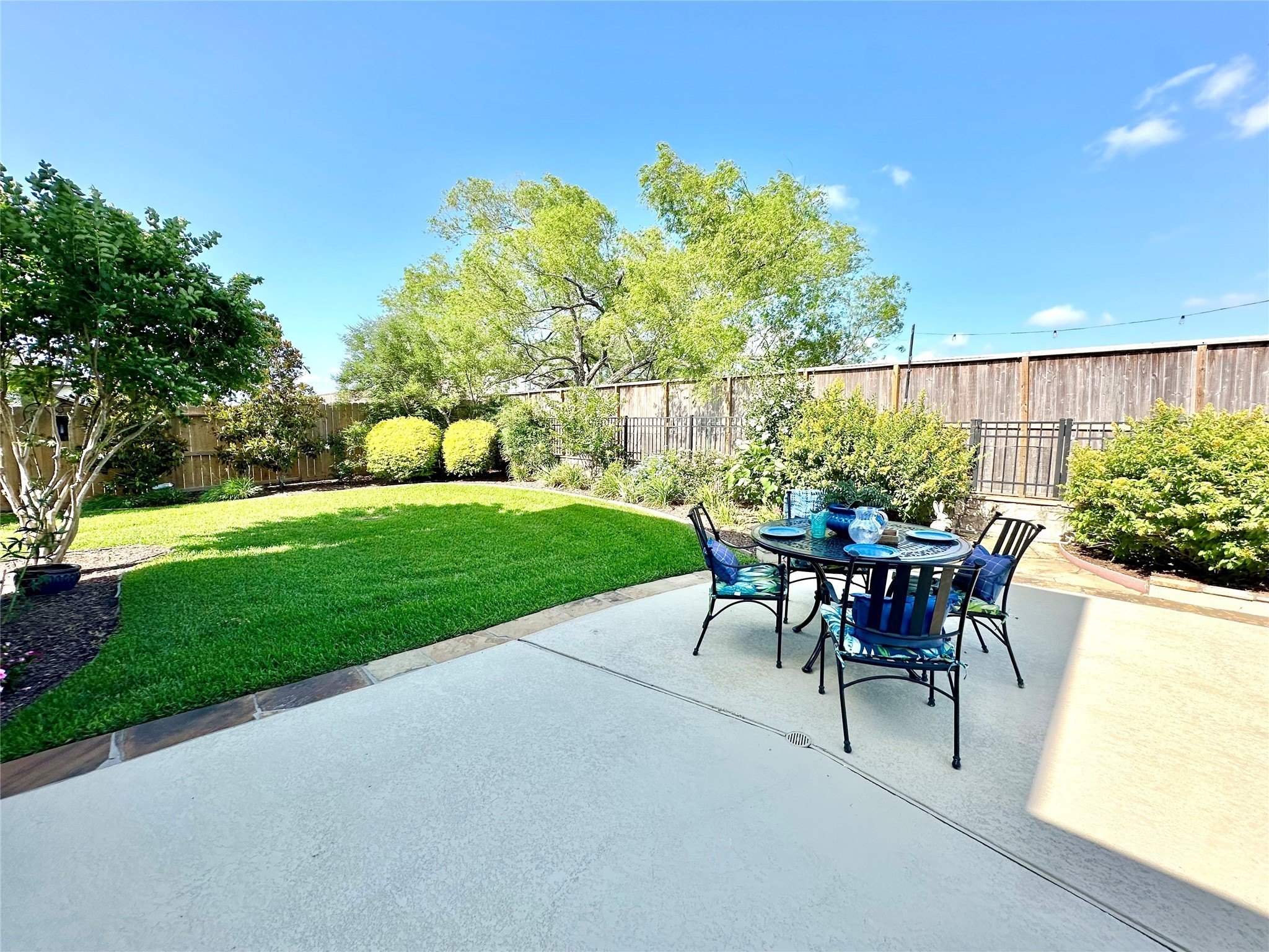Friendswood, Texas, 77546, United States, 5 Bedrooms Bedrooms, ,5 BathroomsBathrooms,Residential,For Sale,1713822