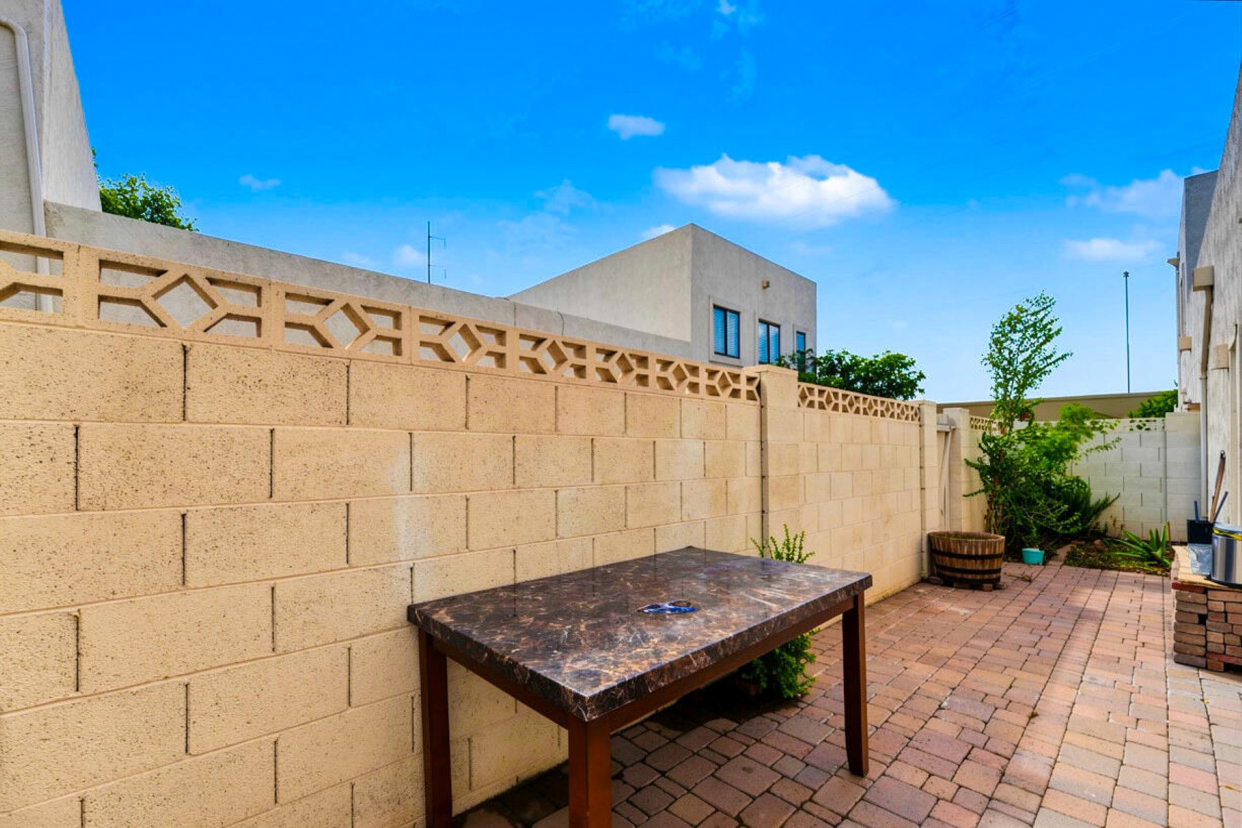 2573 W Monte Cristo Avenue  Phoenix, AZ - 物件實景