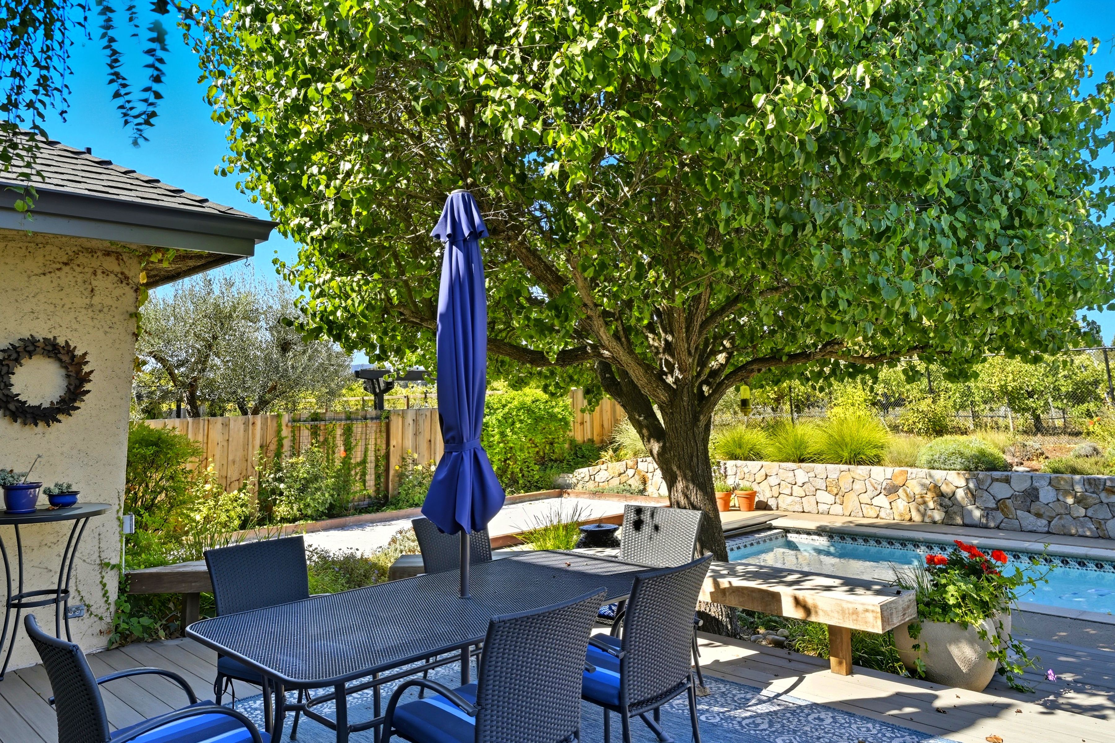  1418 Rosewood Avenue - 物件實景