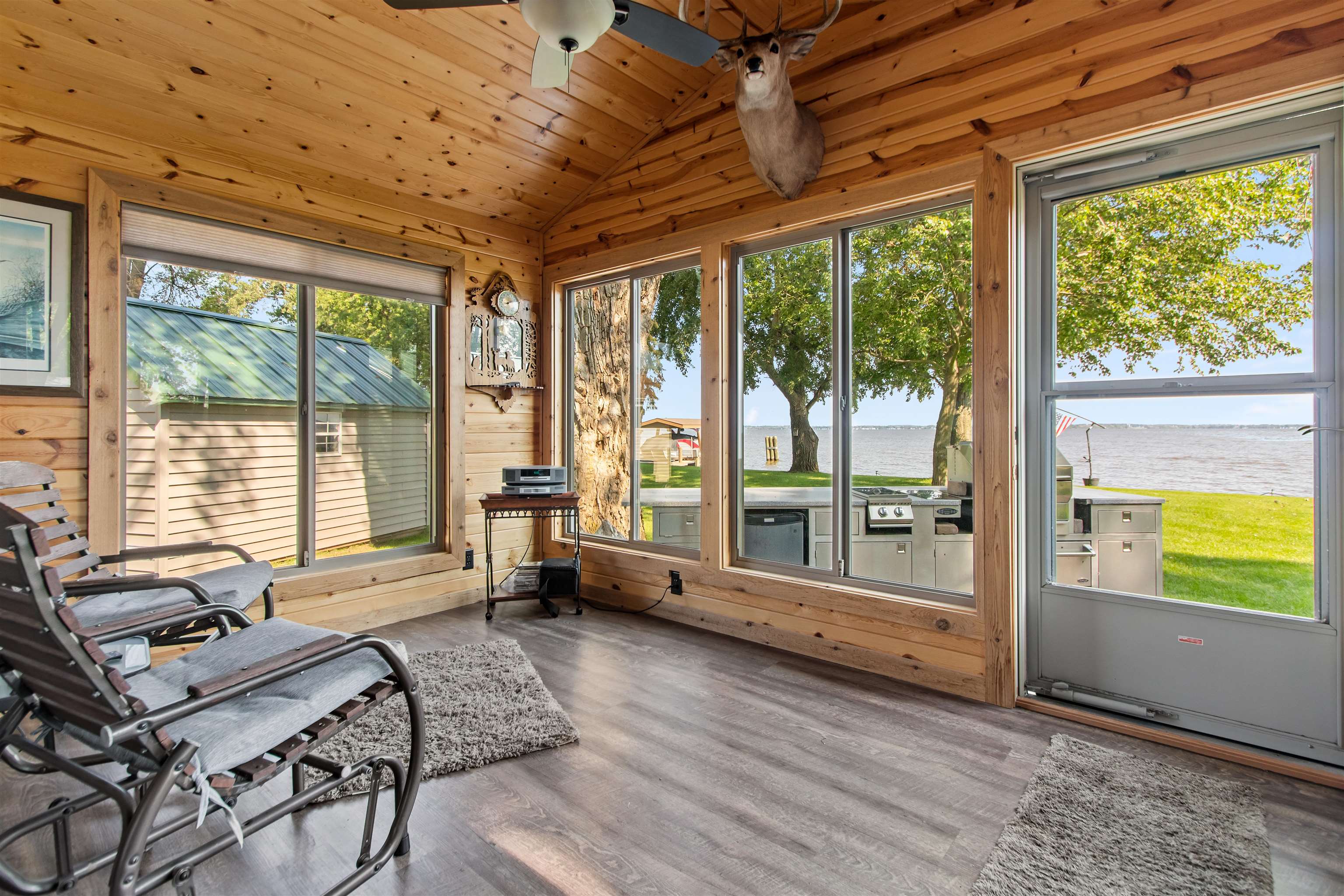WINNECONNE, Wisconsin, 54986, United States, 2 Bedrooms Bedrooms, ,2 BathroomsBathrooms,Residential,For Sale,1926220