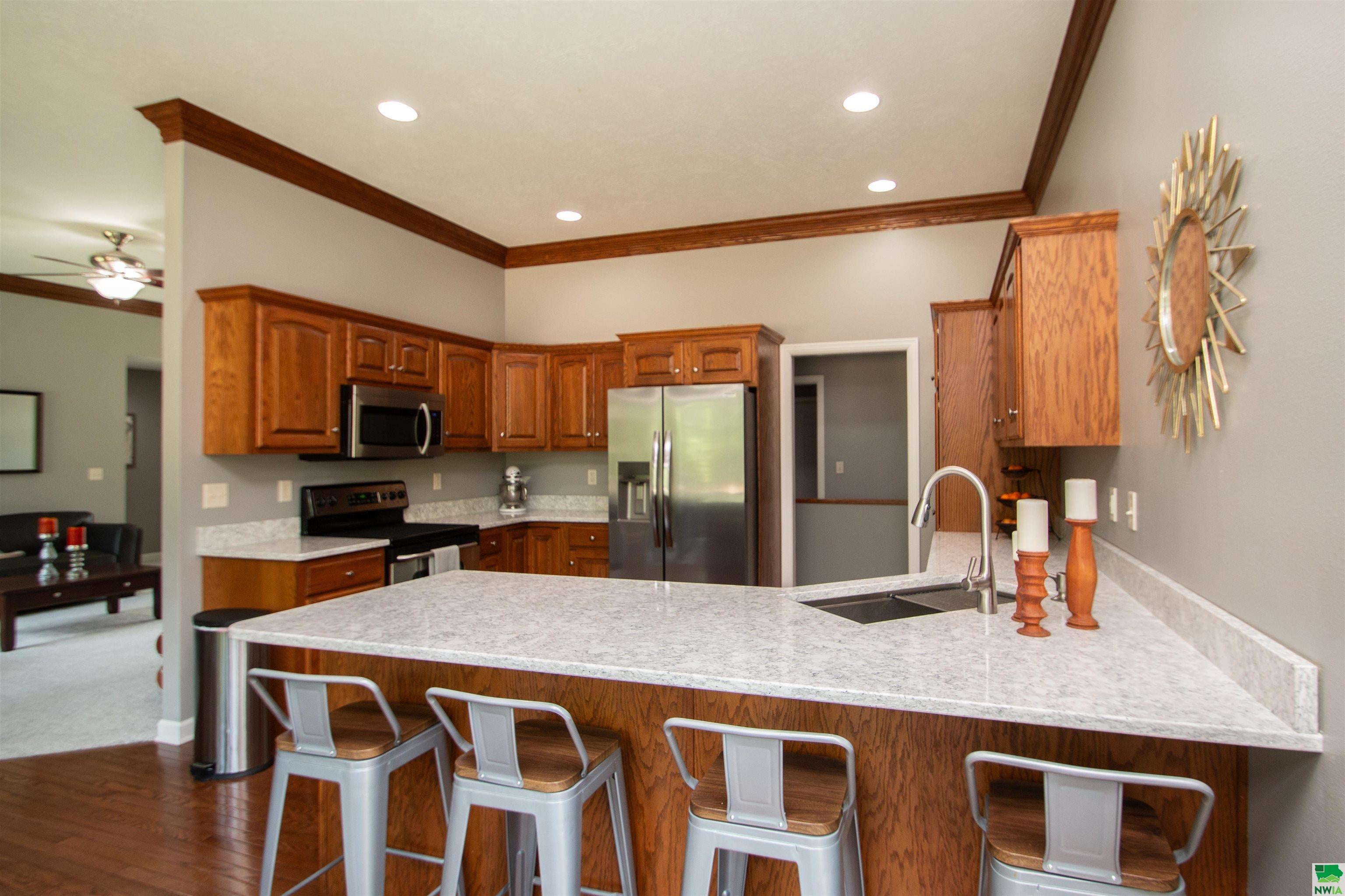 Dakota Dunes, South Dakota, 57049, United States, 4 Bedrooms Bedrooms, ,3 BathroomsBathrooms,Residential,For Sale,1937914