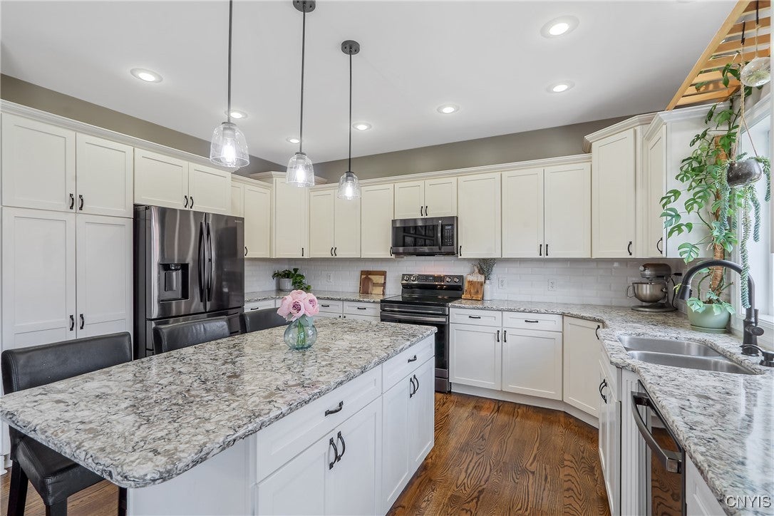 Oswego, New York, 13126, United States, 4 Bedrooms Bedrooms, ,4 BathroomsBathrooms,Residential,For Sale,1987405