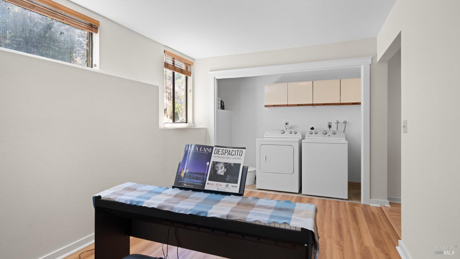 San Rafael, California, 94903, United States, 3 Bedrooms Bedrooms, ,3 BathroomsBathrooms,Residential,For Sale,1908286
